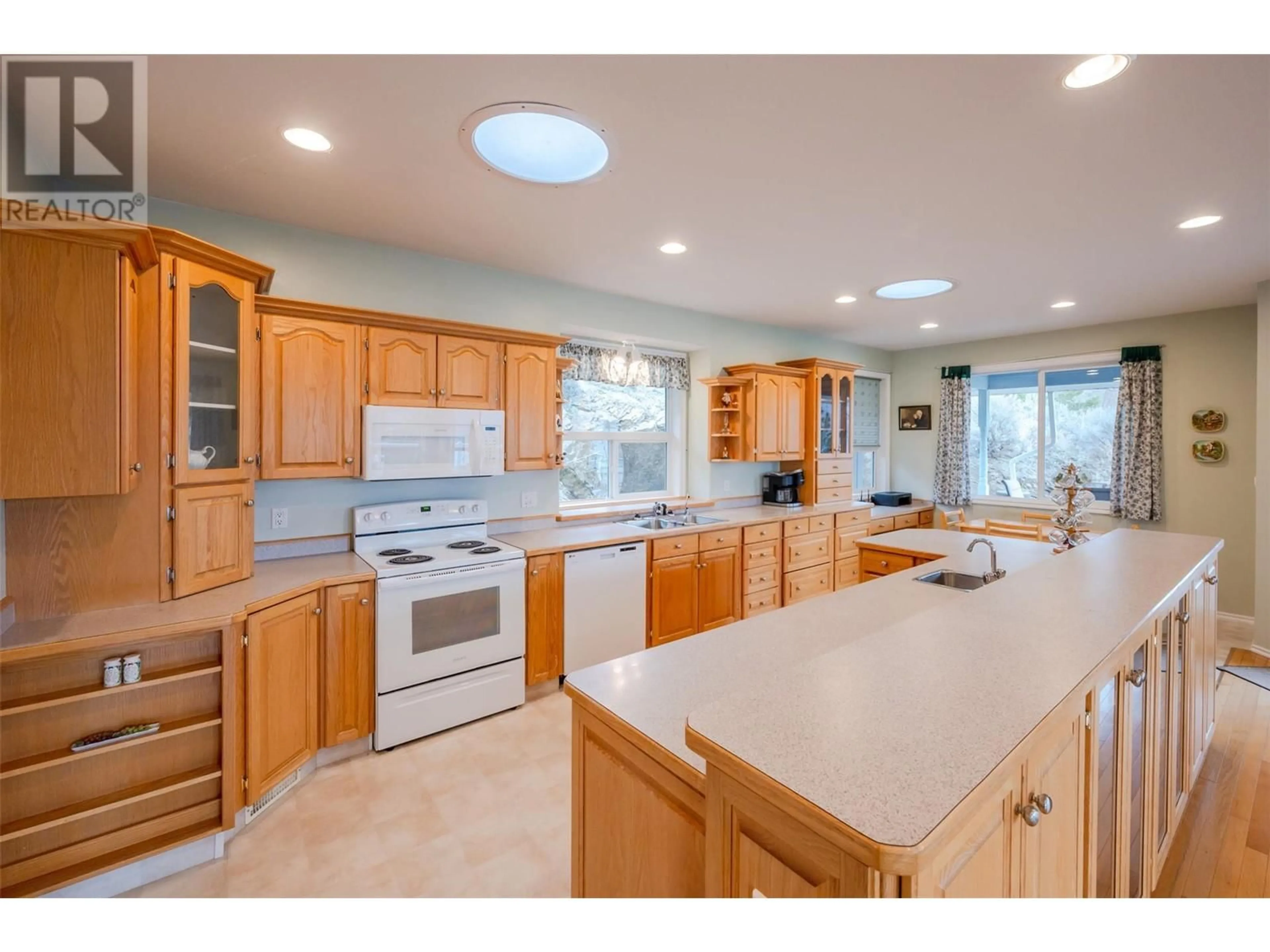 Open concept kitchen, ceramic/tile floor for 19409 MCDOUGALD ROAD, Summerland British Columbia V0H1Z6