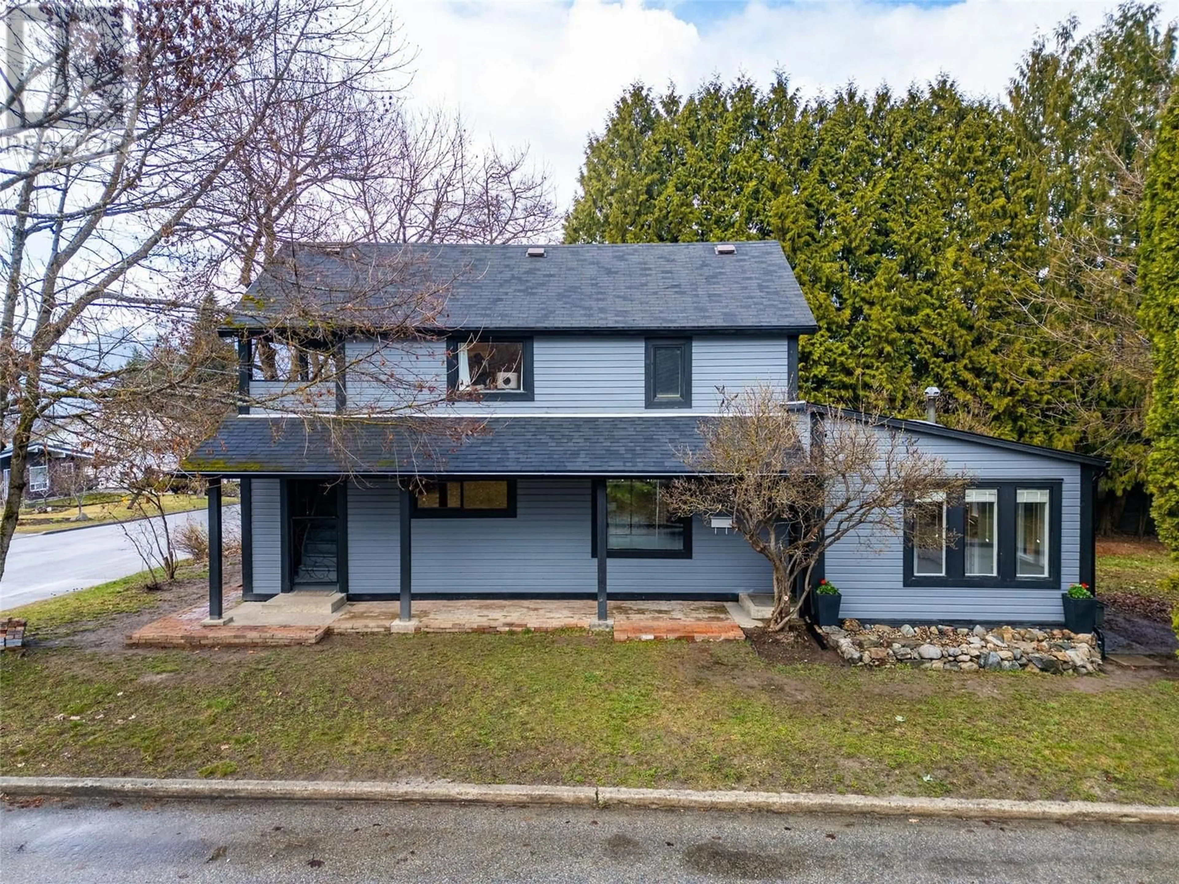 A pic from outside/outdoor area/front of a property/back of a property/a pic from drone, street for 1821 FALLS STREET, Nelson British Columbia V1L1K1