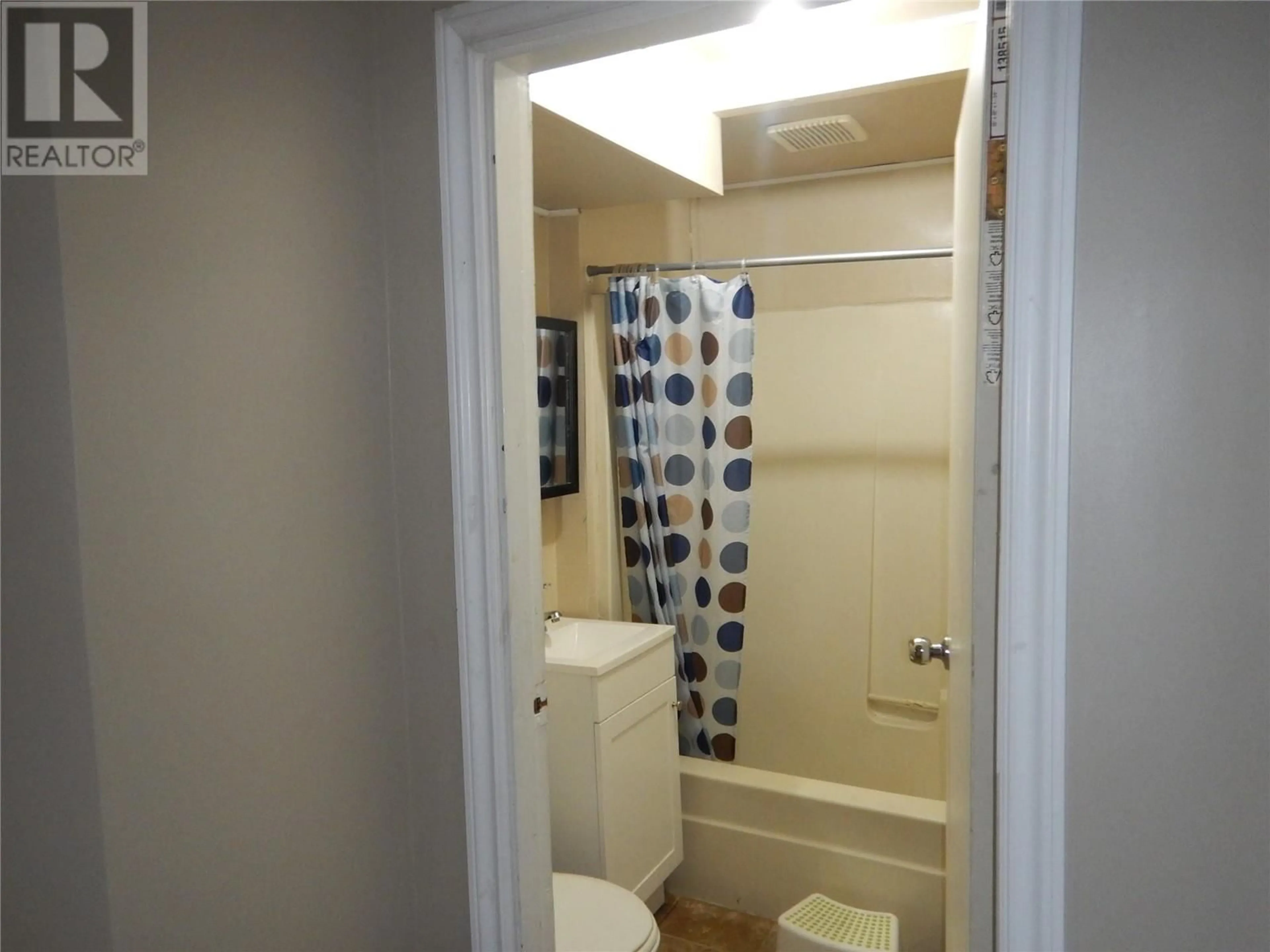 Standard bathroom, ceramic/tile floor for 4732 HERITAGE DRIVE, Vernon British Columbia V1T7V2