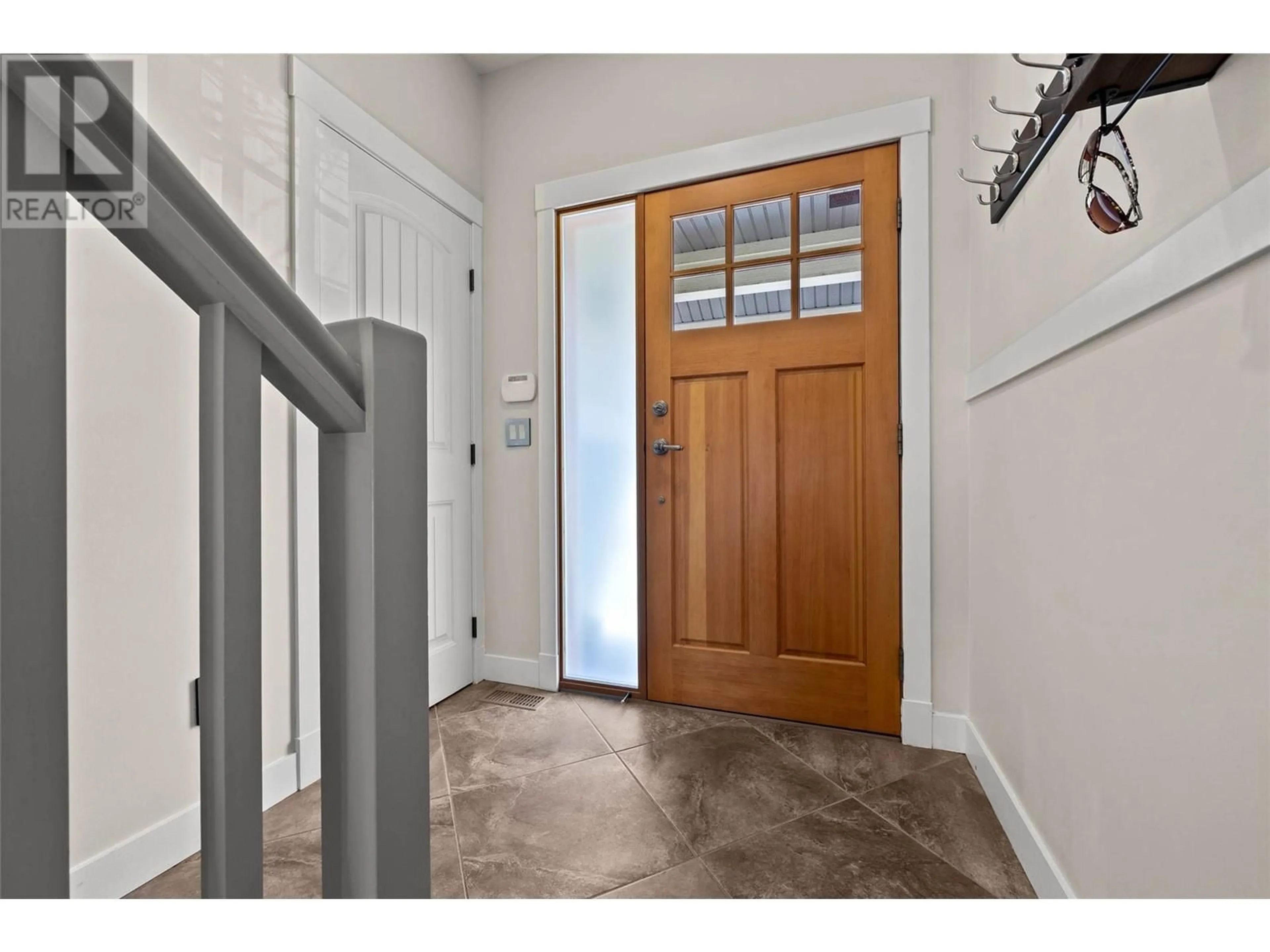 Indoor entryway for 1 - 576 NICOLA STREET, Kamloops British Columbia V2C2R1