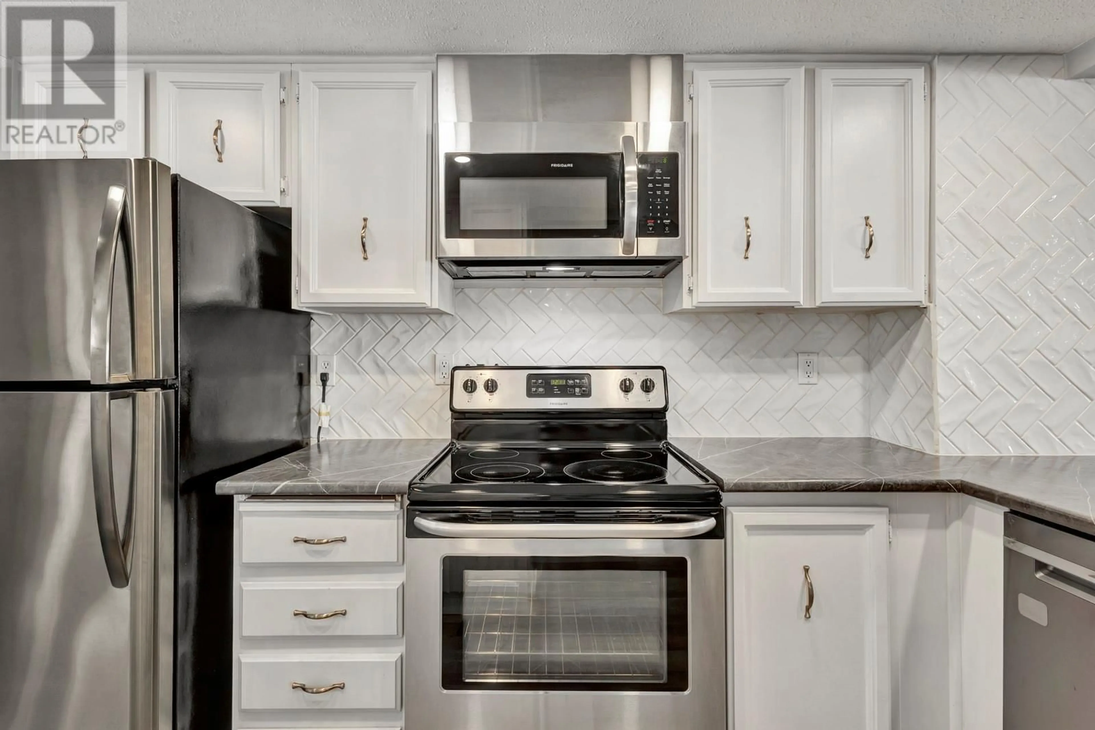 Standard kitchen, unknown for 109 - 2125 BURTCH ROAD, Kelowna British Columbia V1Y8N1