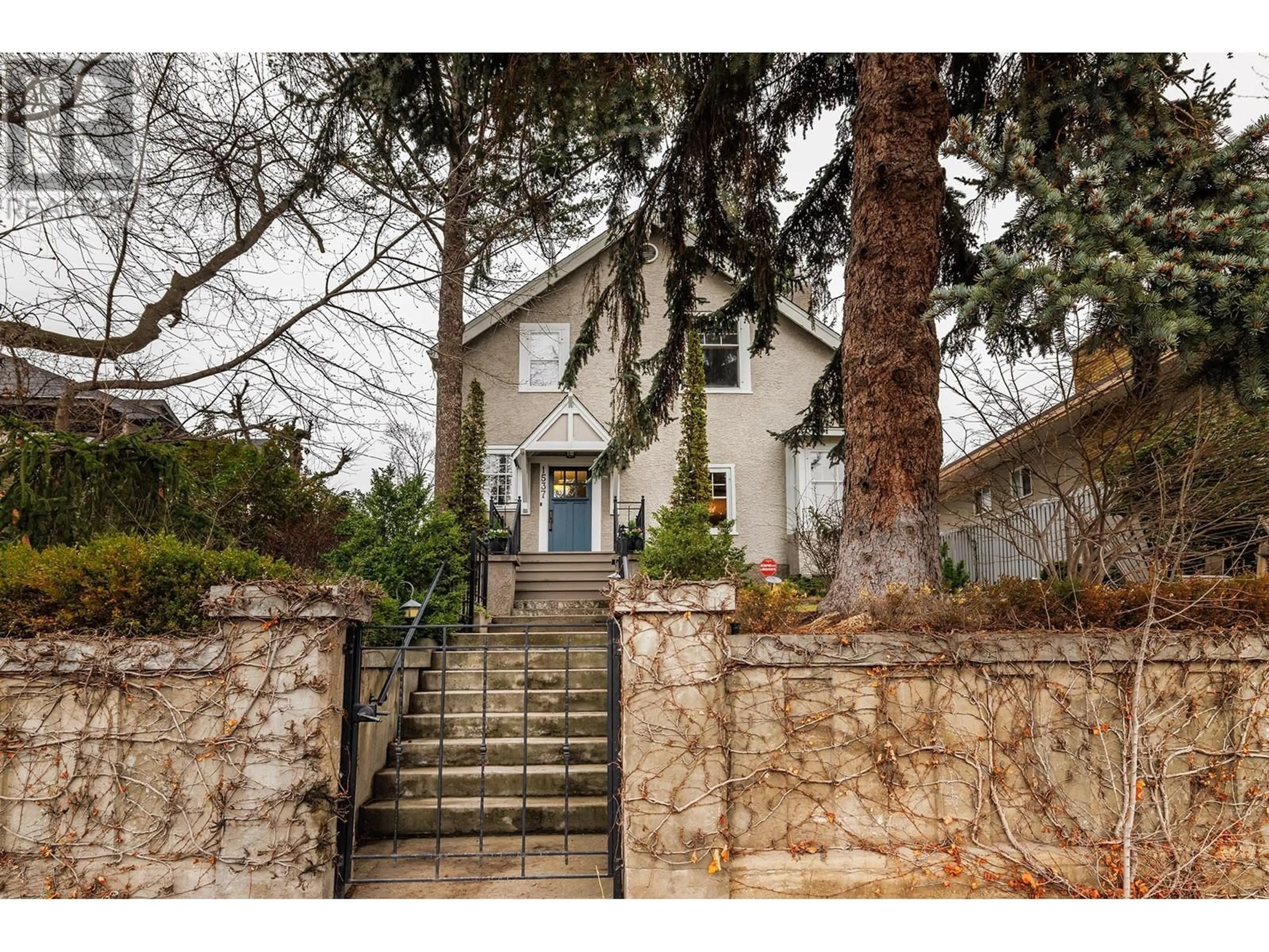 Home with brick exterior material, street for 1537 LAKEVIEW STREET, Kelowna British Columbia V1Y6N1