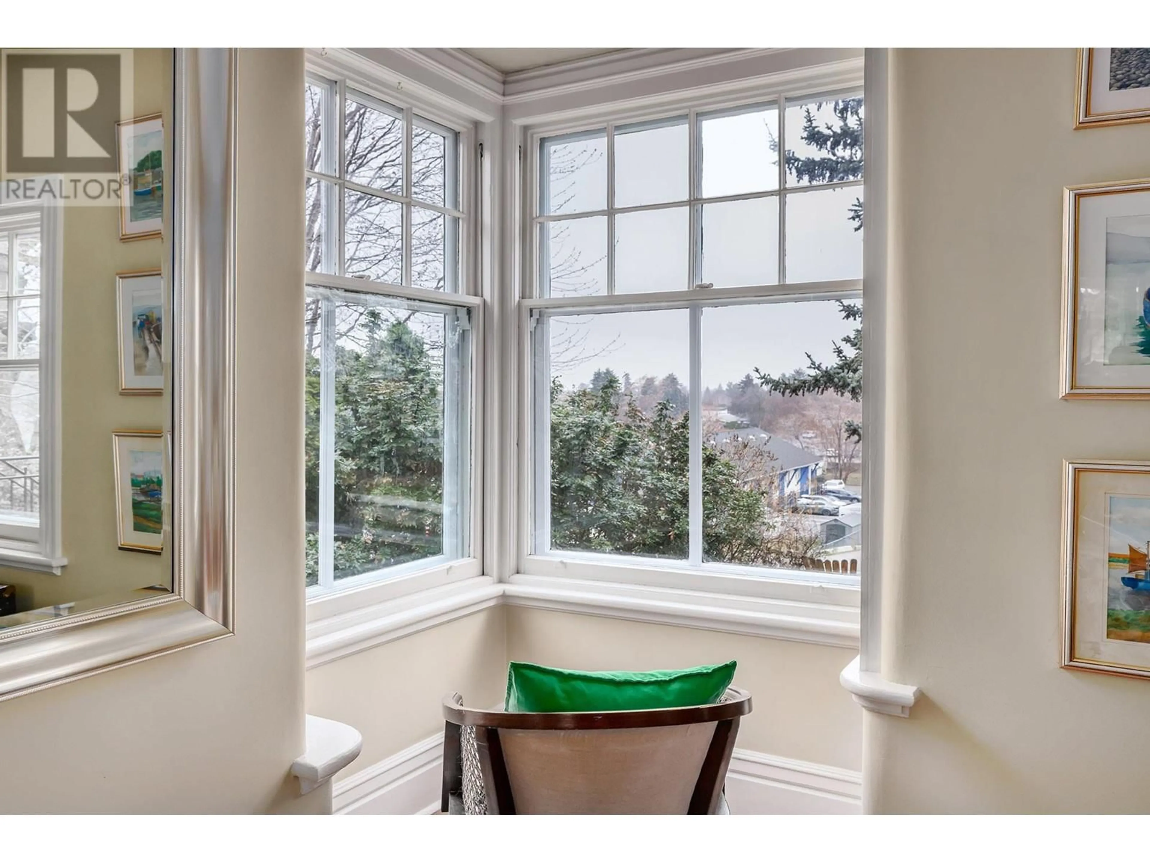 Unknown for 1537 LAKEVIEW STREET, Kelowna British Columbia V1Y6N1