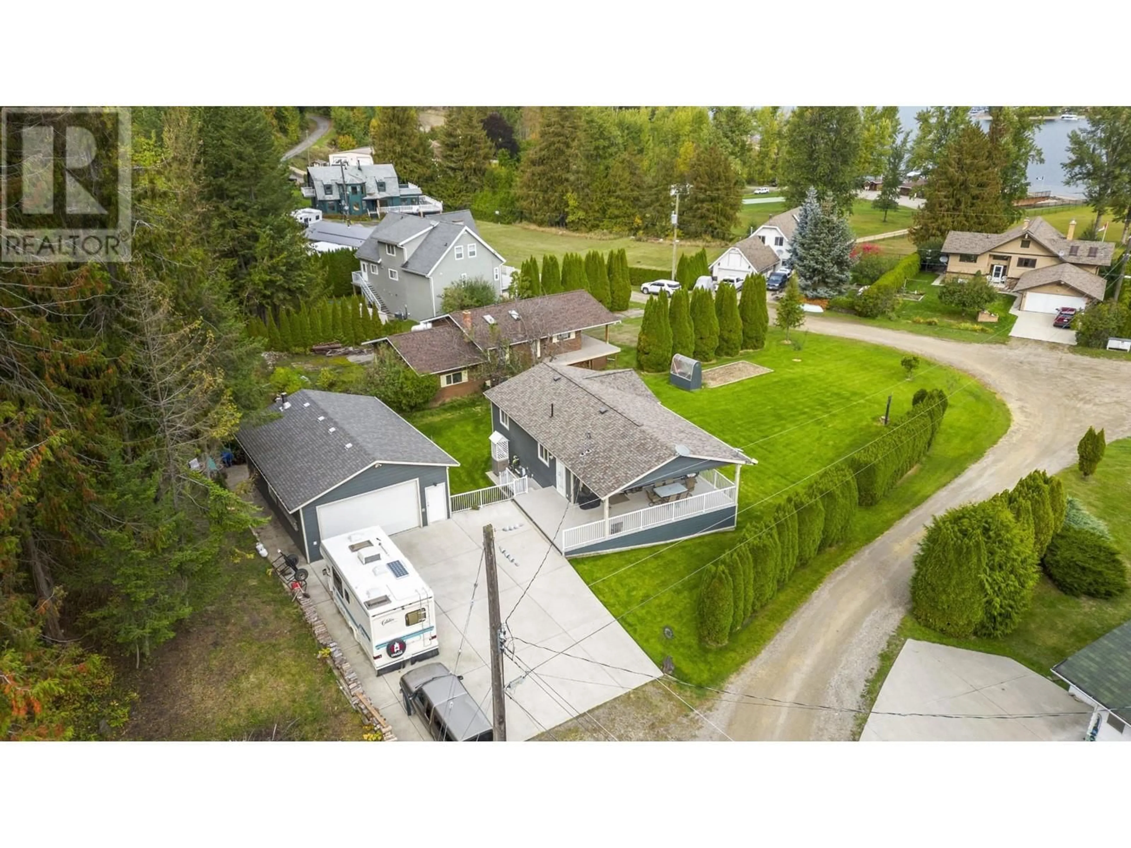A pic from outside/outdoor area/front of a property/back of a property/a pic from drone, street for 17 - 8758 HOLDING ROAD, Adams Lake British Columbia V0E1M2