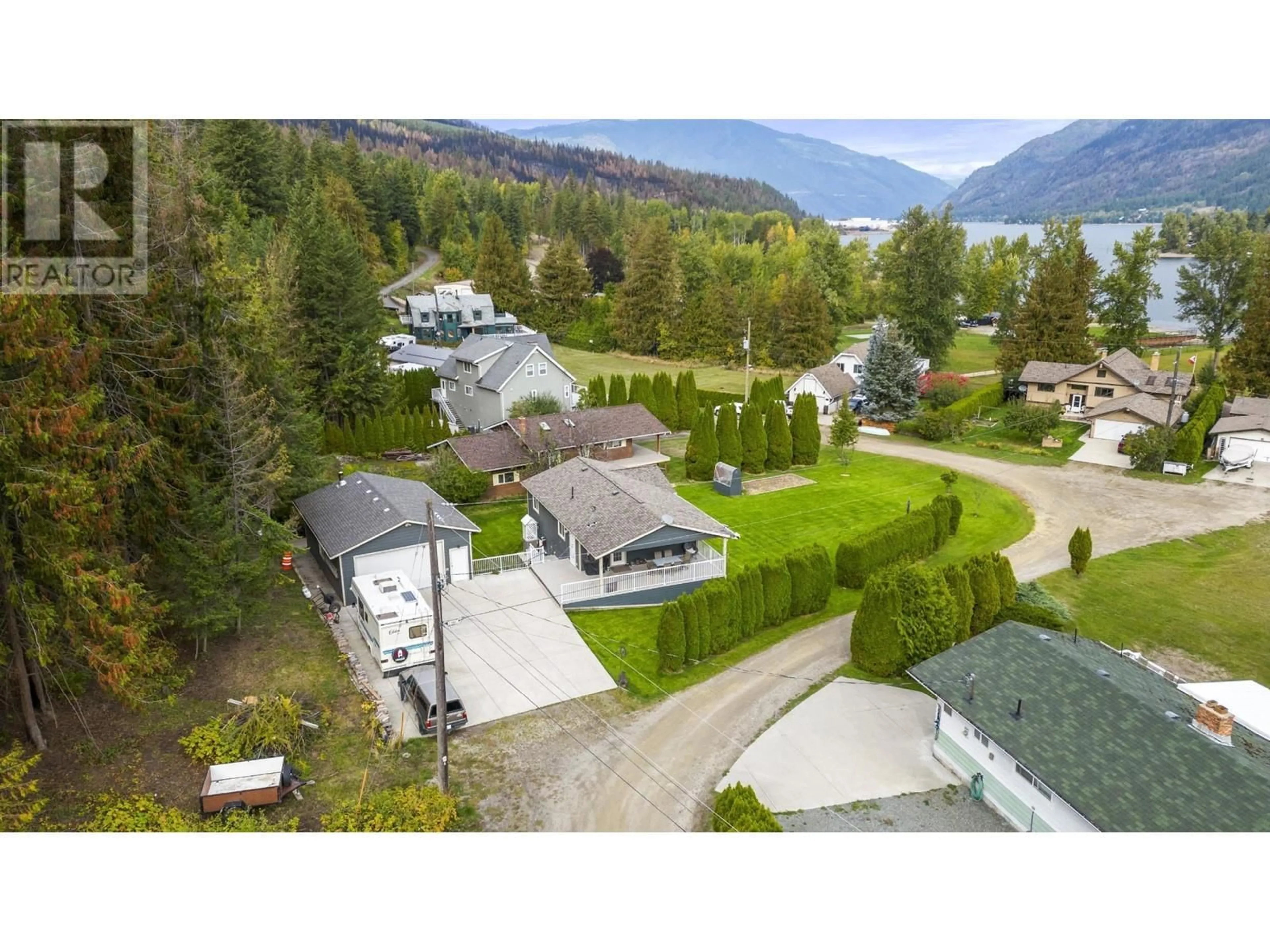 A pic from outside/outdoor area/front of a property/back of a property/a pic from drone, mountain view for 17 - 8758 HOLDING ROAD, Adams Lake British Columbia V0E1M2