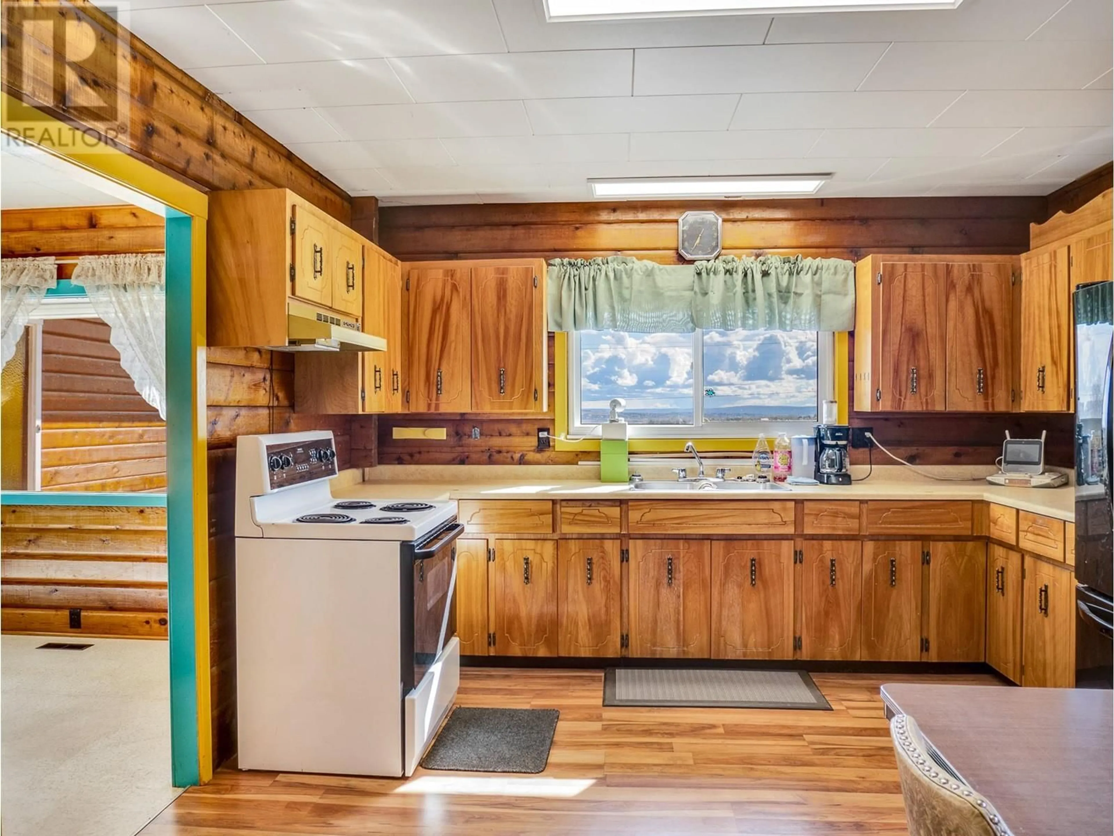 Standard kitchen, unknown for 8909 227 ROAD, Dawson Creek British Columbia V1G3T6