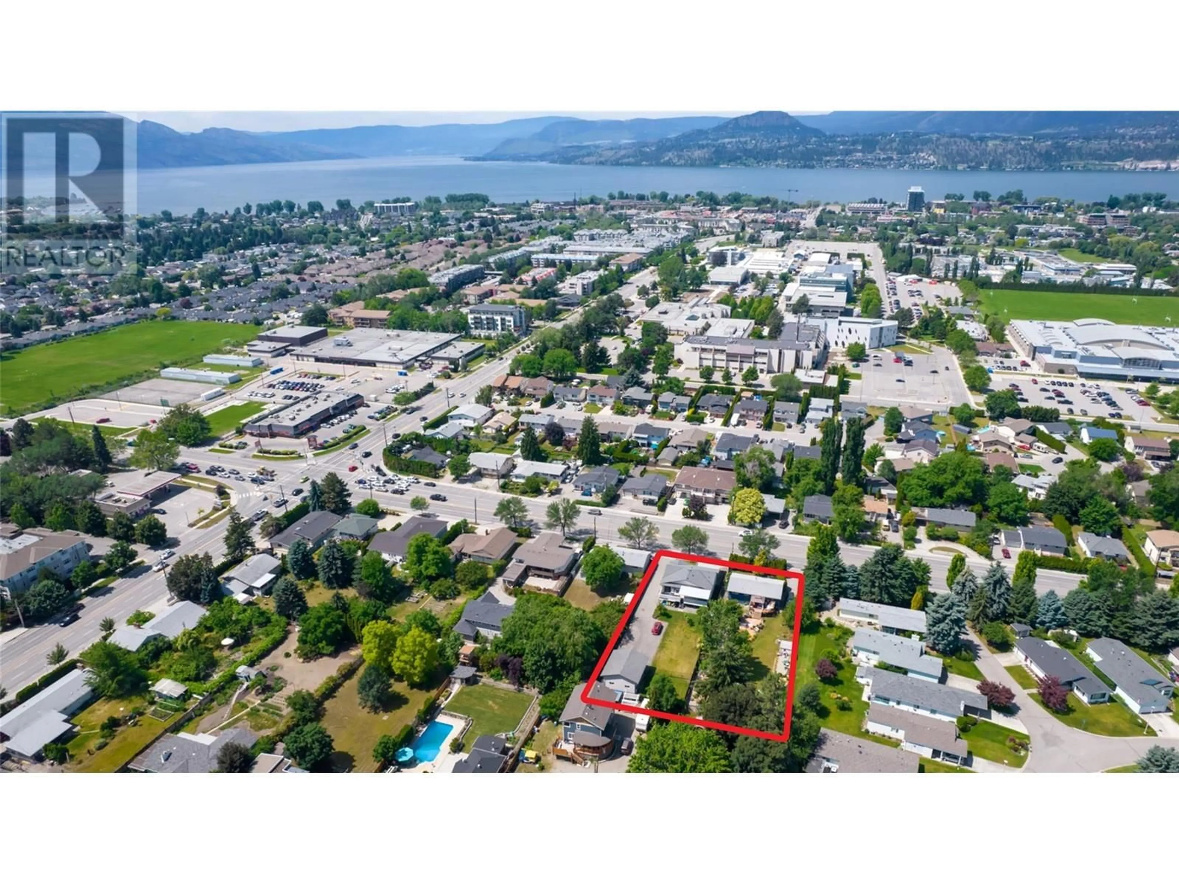 A pic from outside/outdoor area/front of a property/back of a property/a pic from drone, unknown for 3009 GORDON DRIVE, Kelowna British Columbia V1W3R1