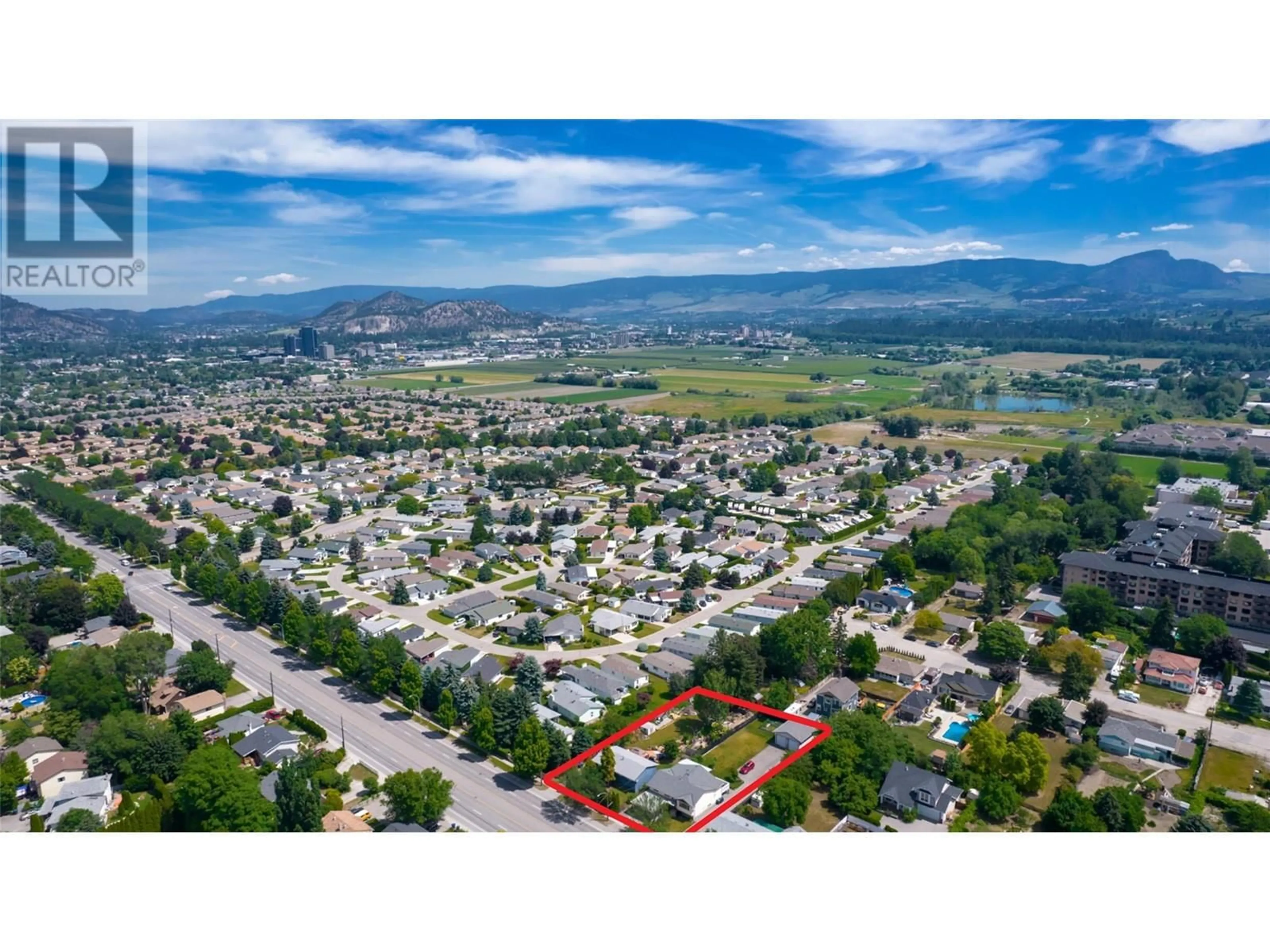 A pic from outside/outdoor area/front of a property/back of a property/a pic from drone, mountain view for 3009 GORDON DRIVE, Kelowna British Columbia V1W3R1