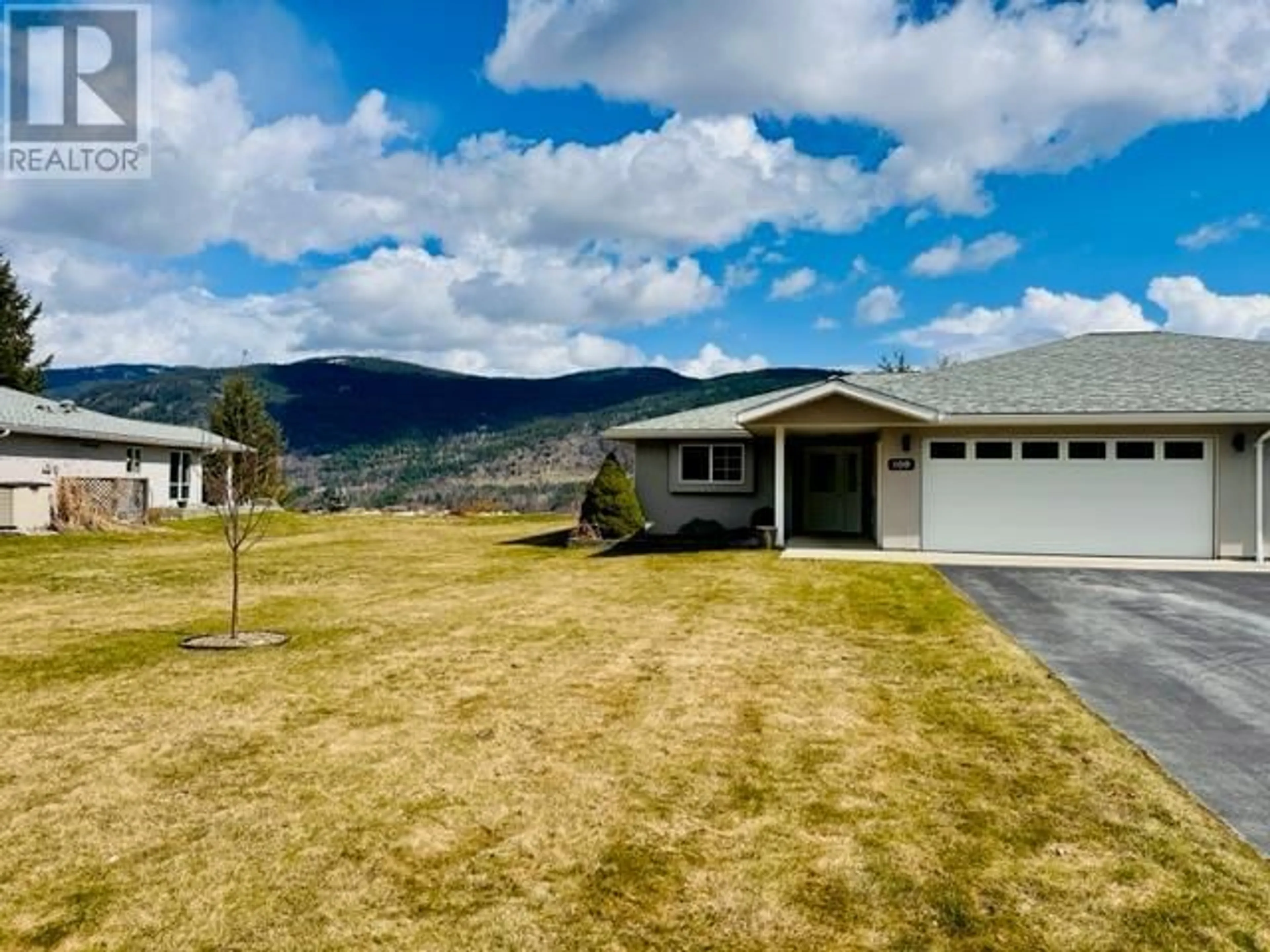 A pic from outside/outdoor area/front of a property/back of a property/a pic from drone, mountain view for 109 - 4200 GRANDVIEW DRIVE, Castlegar British Columbia V1N4X6