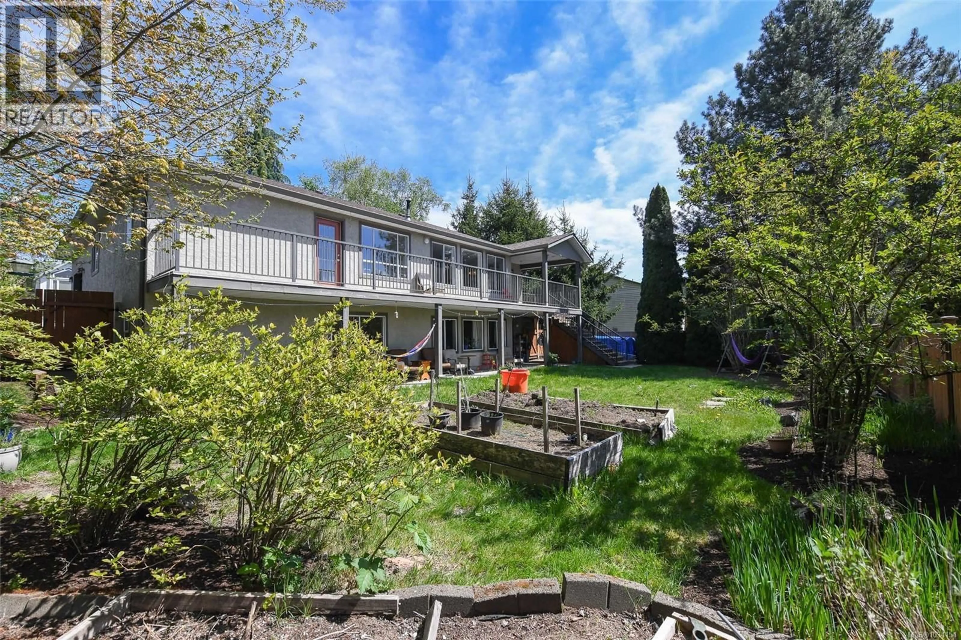 A pic from outside/outdoor area/front of a property/back of a property/a pic from drone, water/lake/river/ocean view for 349 DURRAND PLACE, Courtenay British Columbia V9N8N3