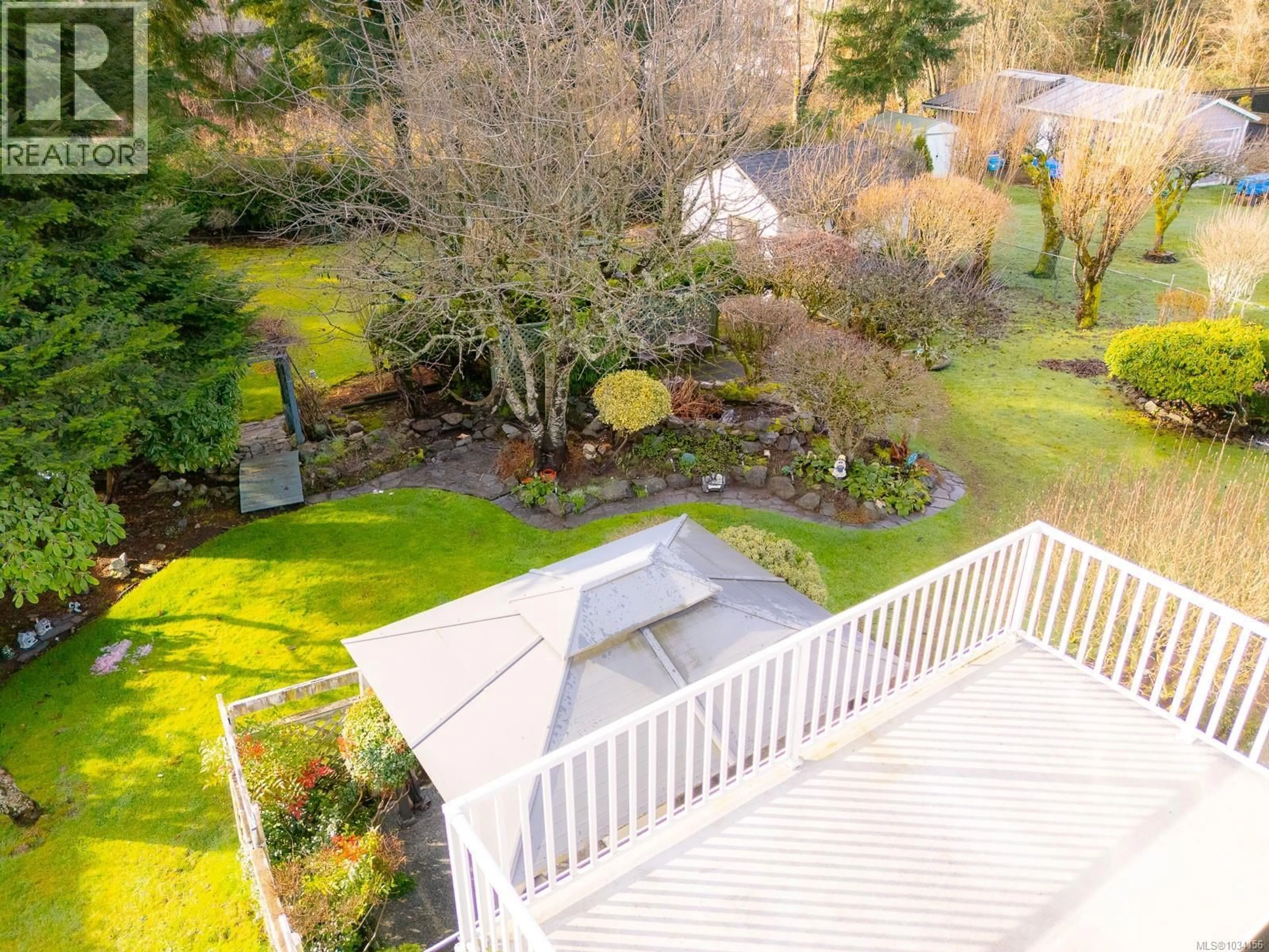 A pic from outside/outdoor area/front of a property/back of a property/a pic from drone, water/lake/river/ocean view for 5173 SOMERSET DRIVE, Nanaimo British Columbia V9T2K5