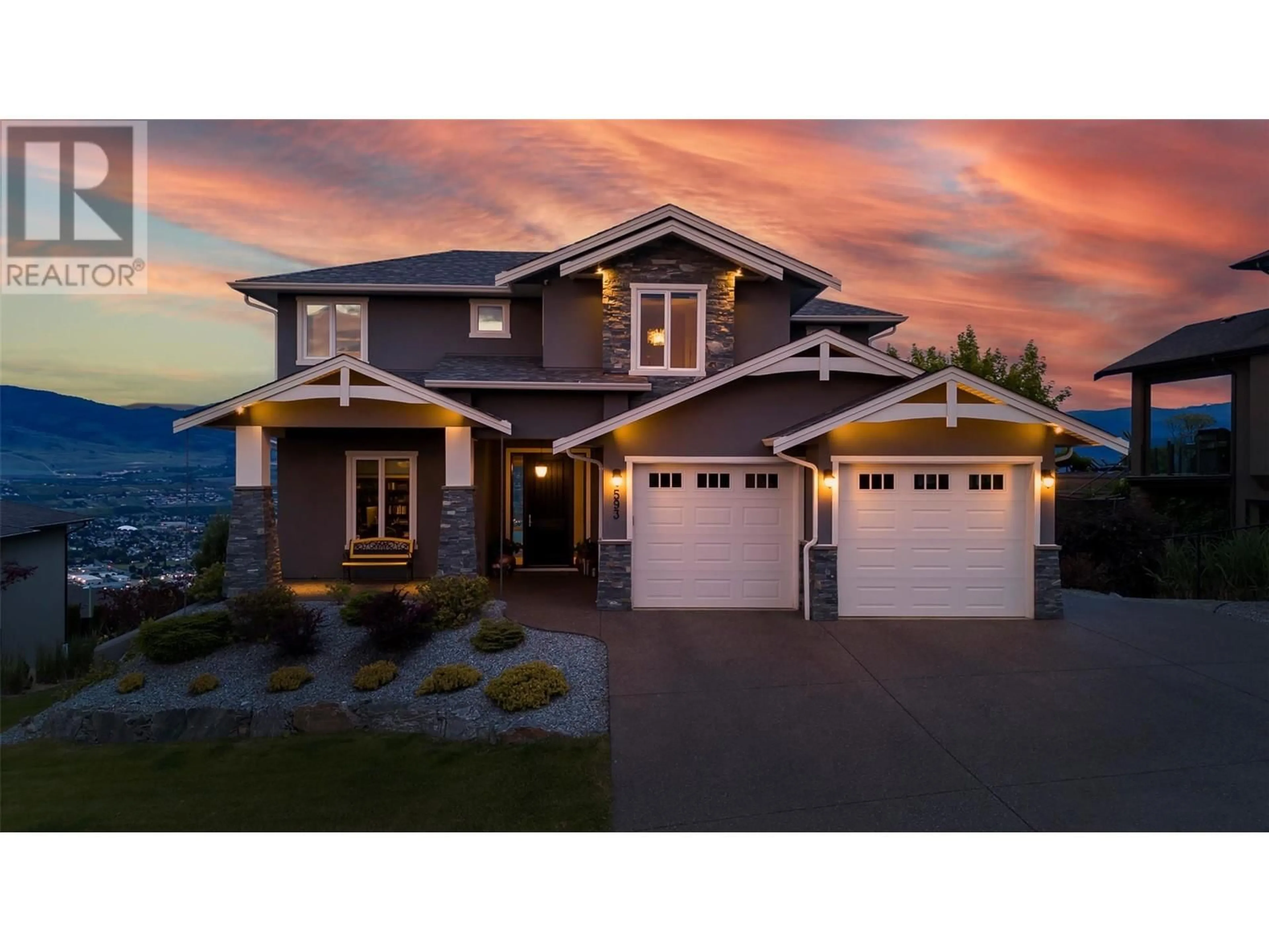Home with vinyl exterior material, street for 593 HARROGATE LANE, Kelowna British Columbia V1V3A5