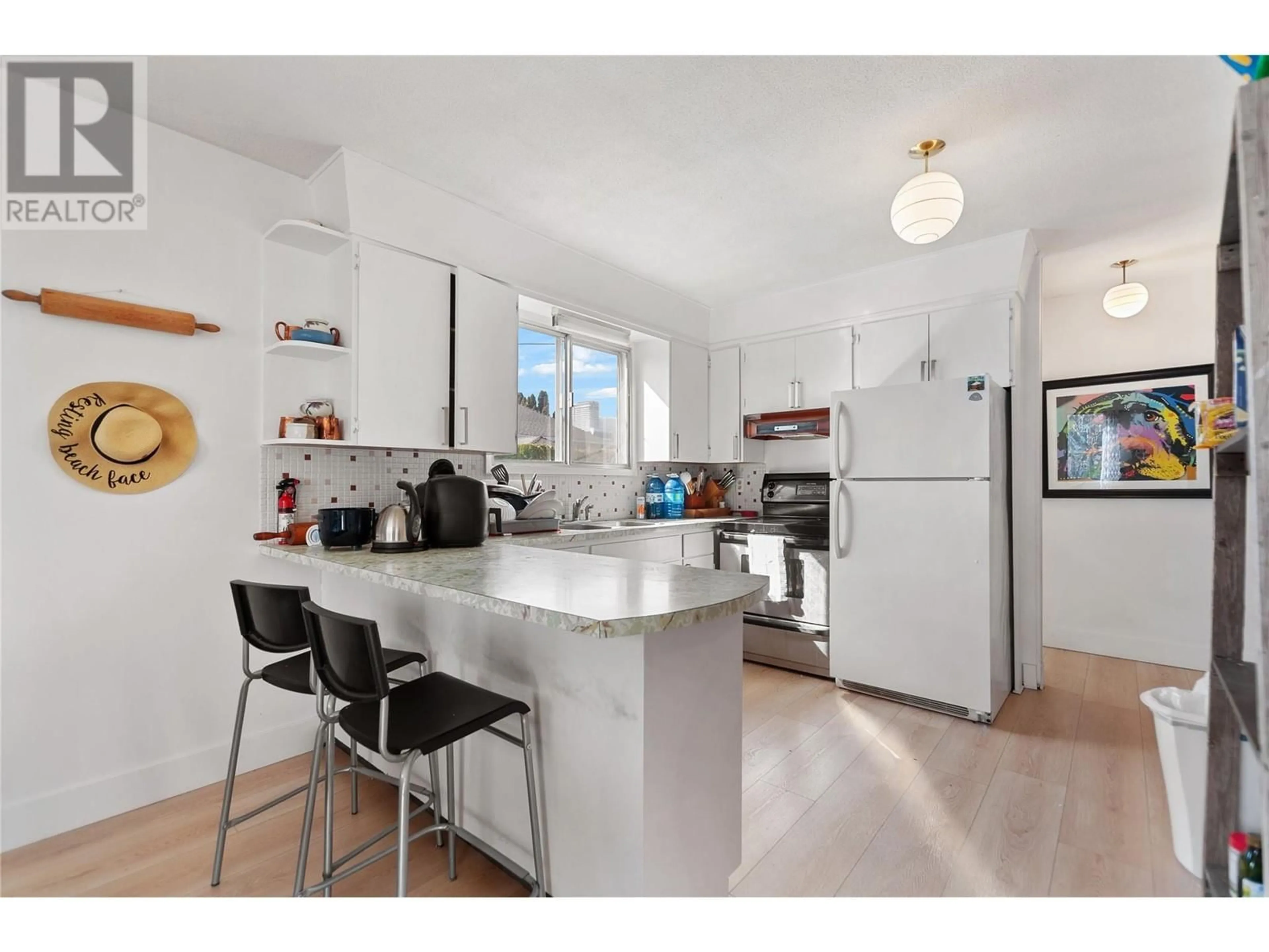Open concept kitchen, unknown for 722-726 ELLIOT AVENUE, Kelowna British Columbia V1Y5T1