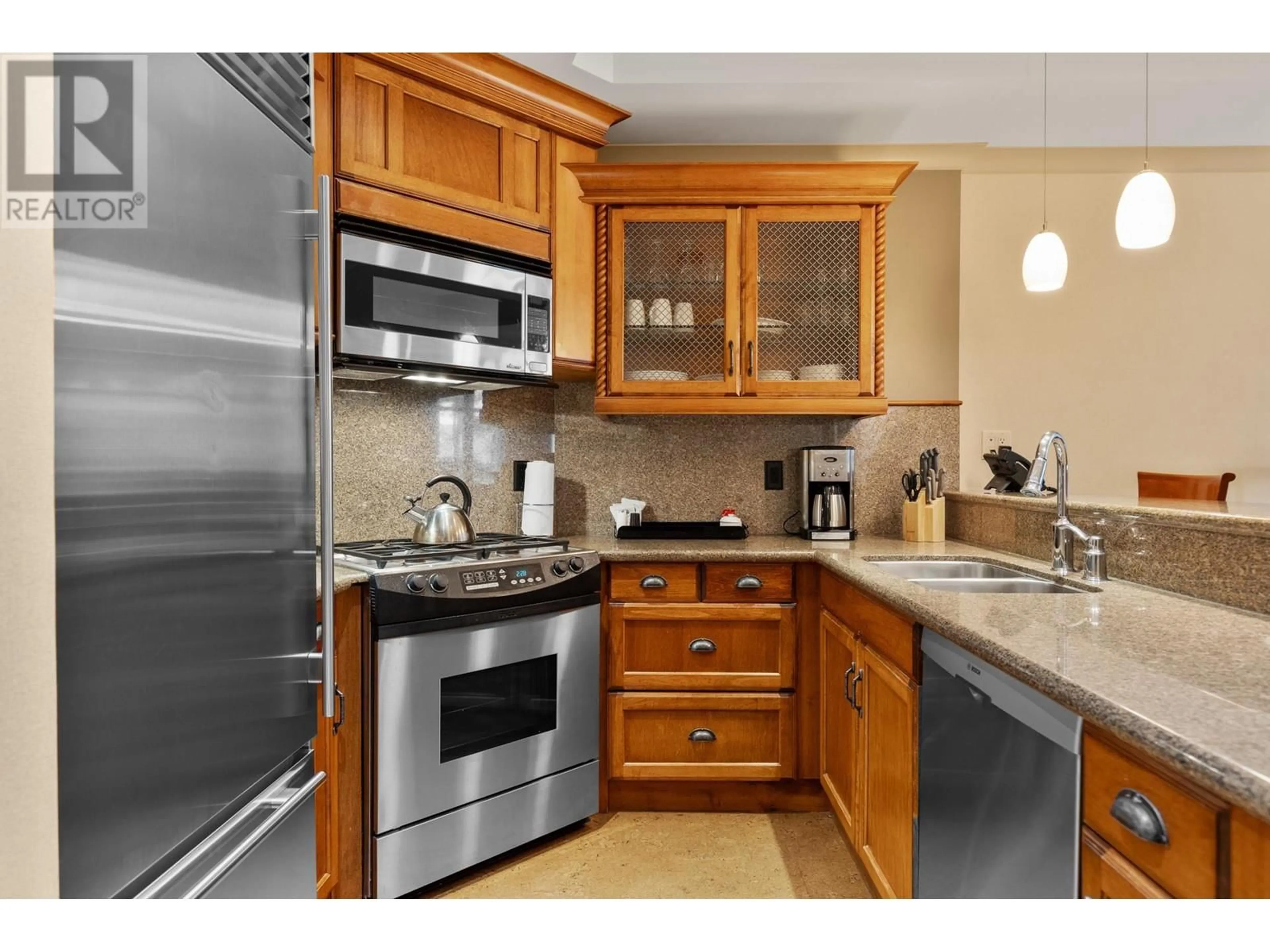 Standard kitchen, ceramic/tile floor for 164 D12 - 1288 WATER STREET, Kelowna British Columbia V1Y9P4