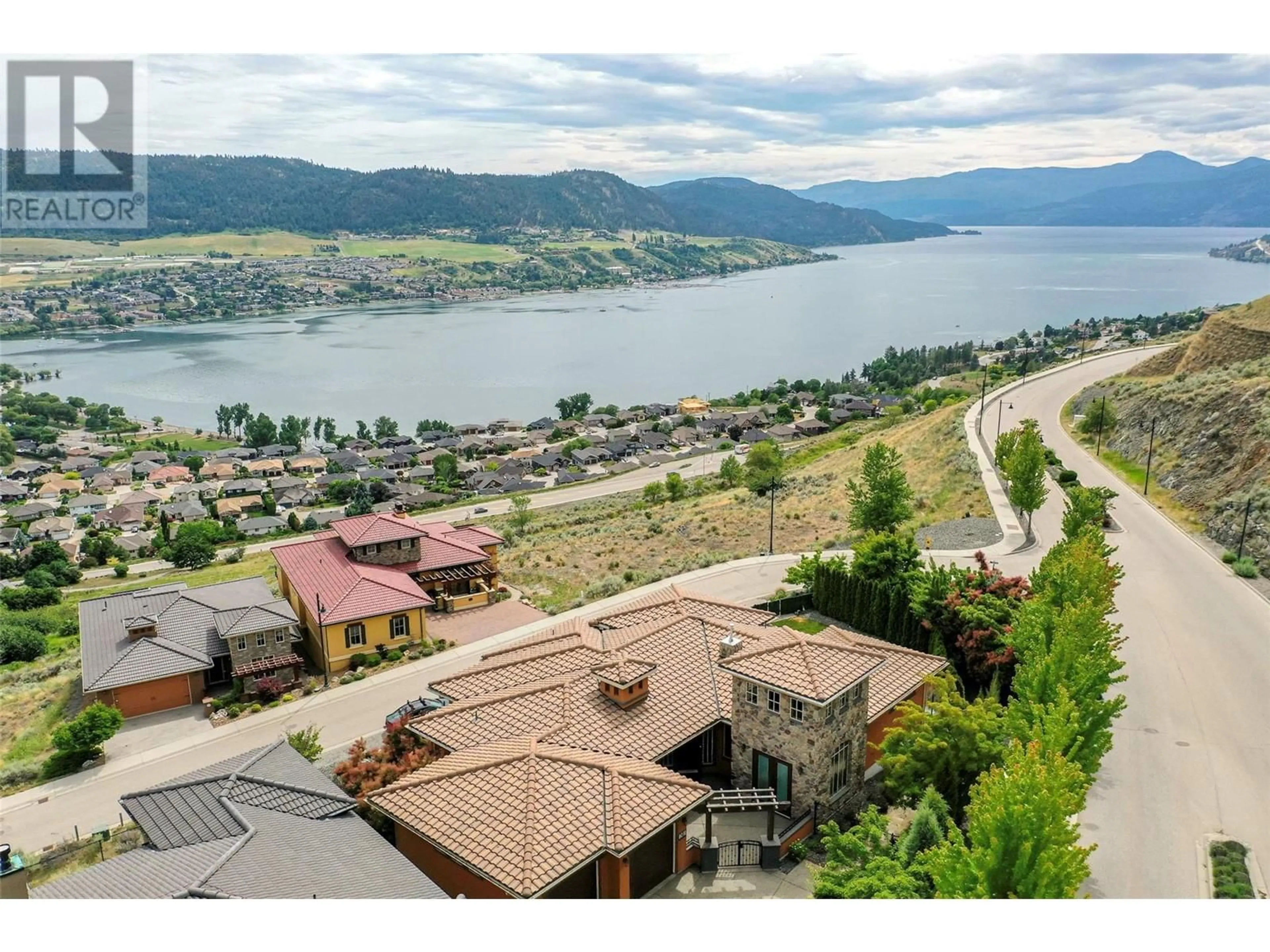 A pic from outside/outdoor area/front of a property/back of a property/a pic from drone, water/lake/river/ocean view for 200 HARVEST COURT, Vernon British Columbia V1H1Z8