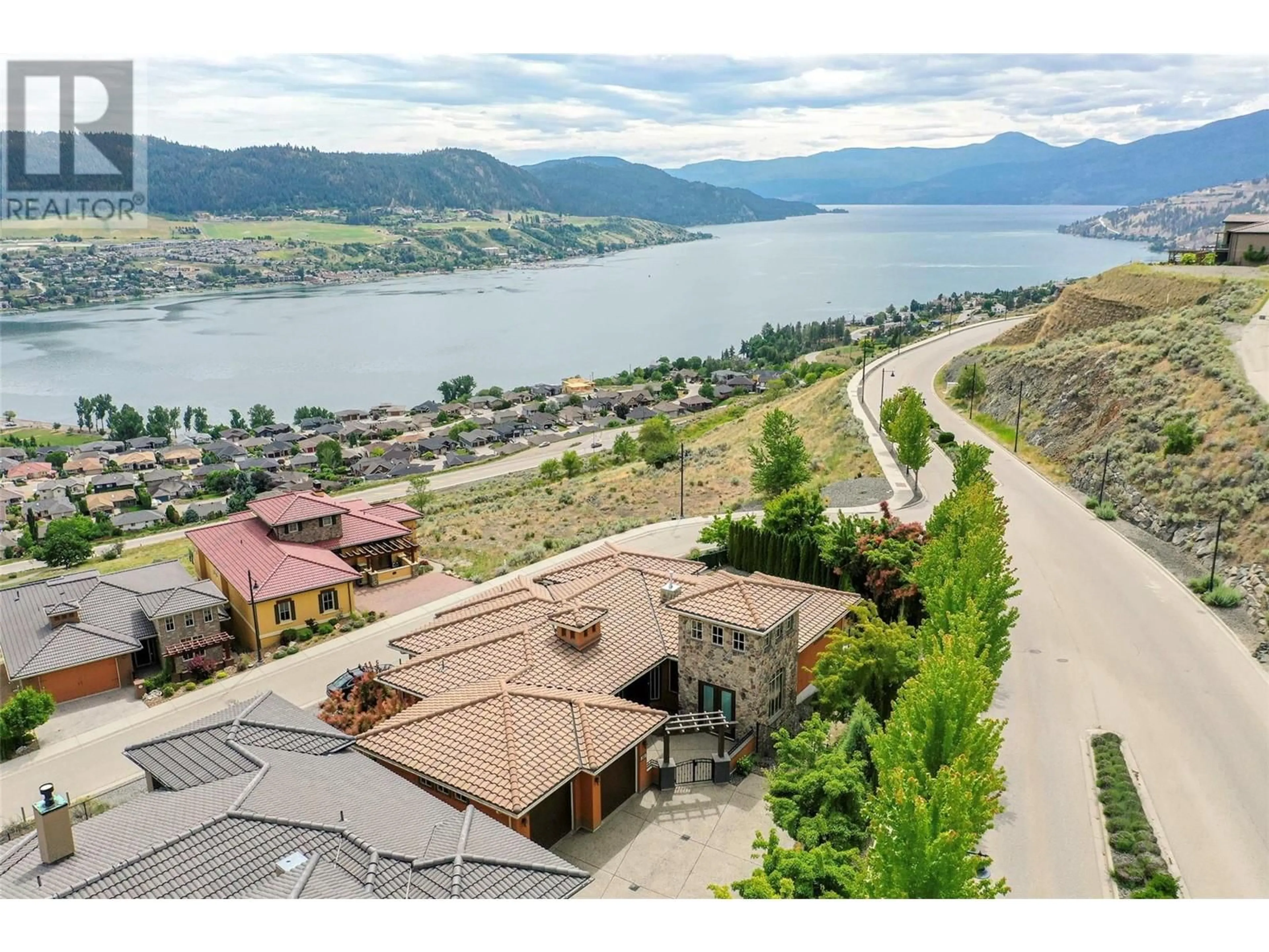 A pic from outside/outdoor area/front of a property/back of a property/a pic from drone, water/lake/river/ocean view for 200 HARVEST COURT, Vernon British Columbia V1H1Z8