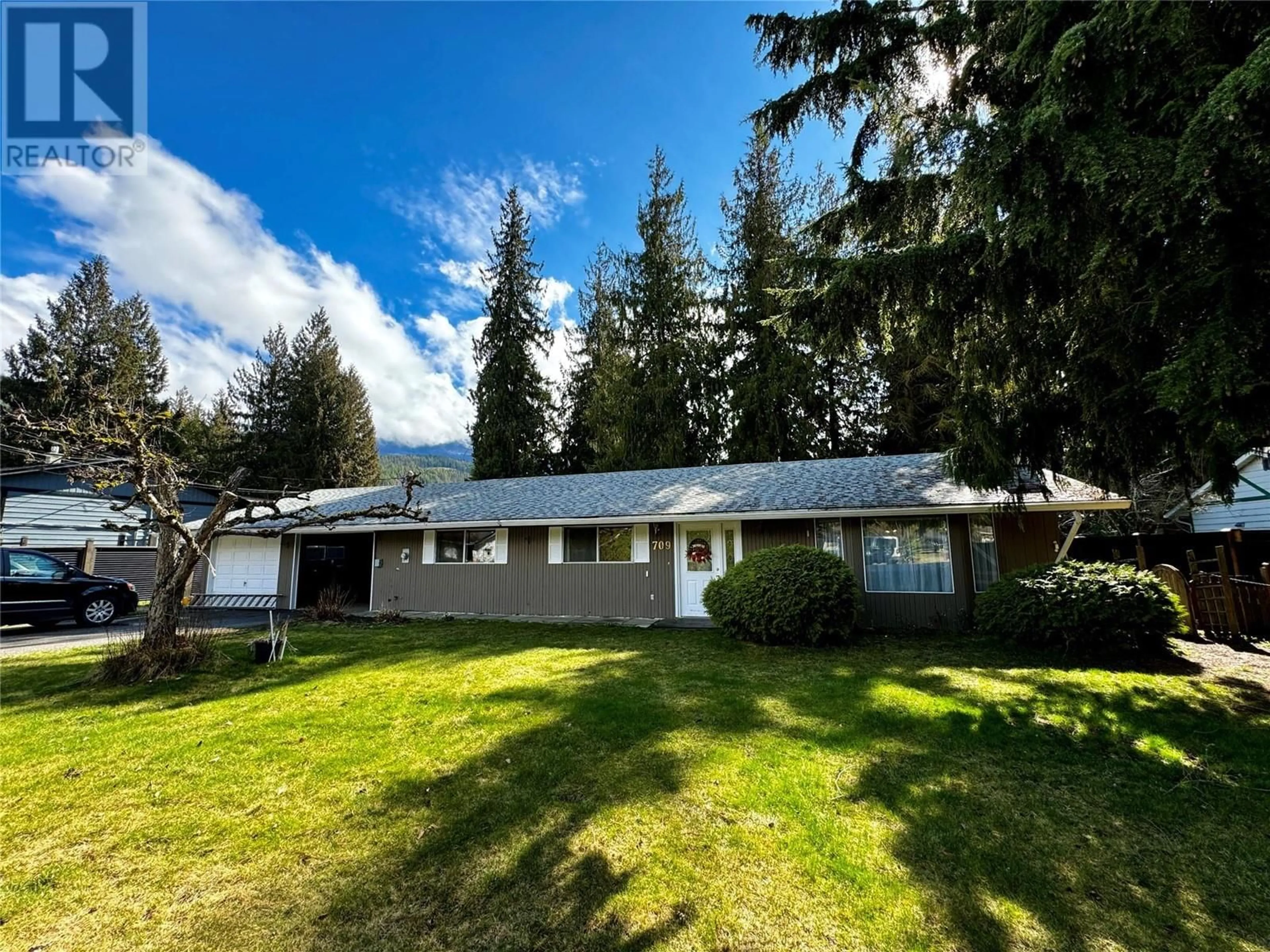 Unknown for 709 SPRUCE STREET, Sicamous British Columbia V0E2V0
