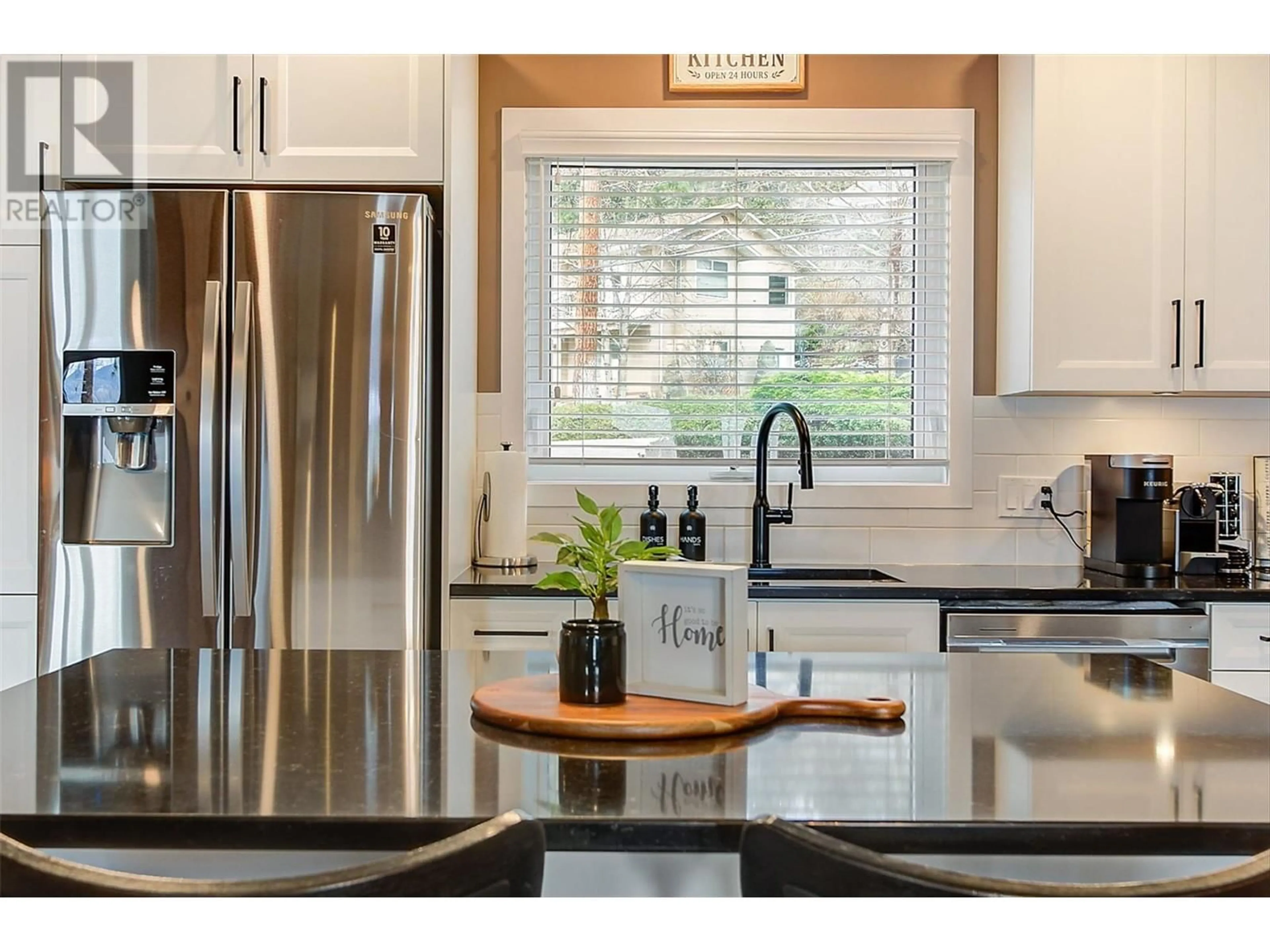 Contemporary kitchen, unknown for 4147 PONDEROSA DRIVE, Peachland British Columbia V0H1X5