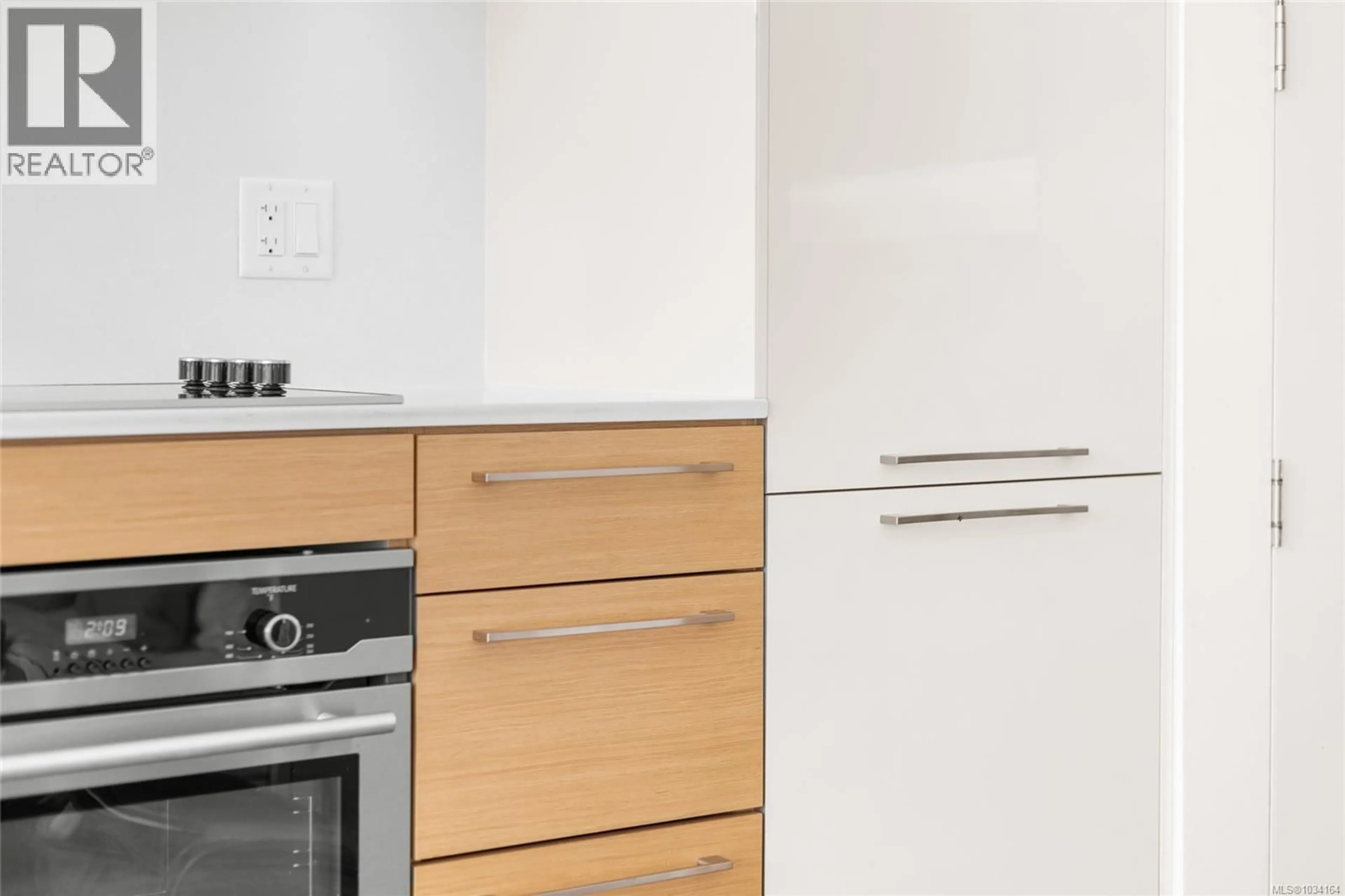 Standard kitchen, wood/laminate floor for M09 - 456 PANDORA AVENUE, Victoria British Columbia V8W0E3