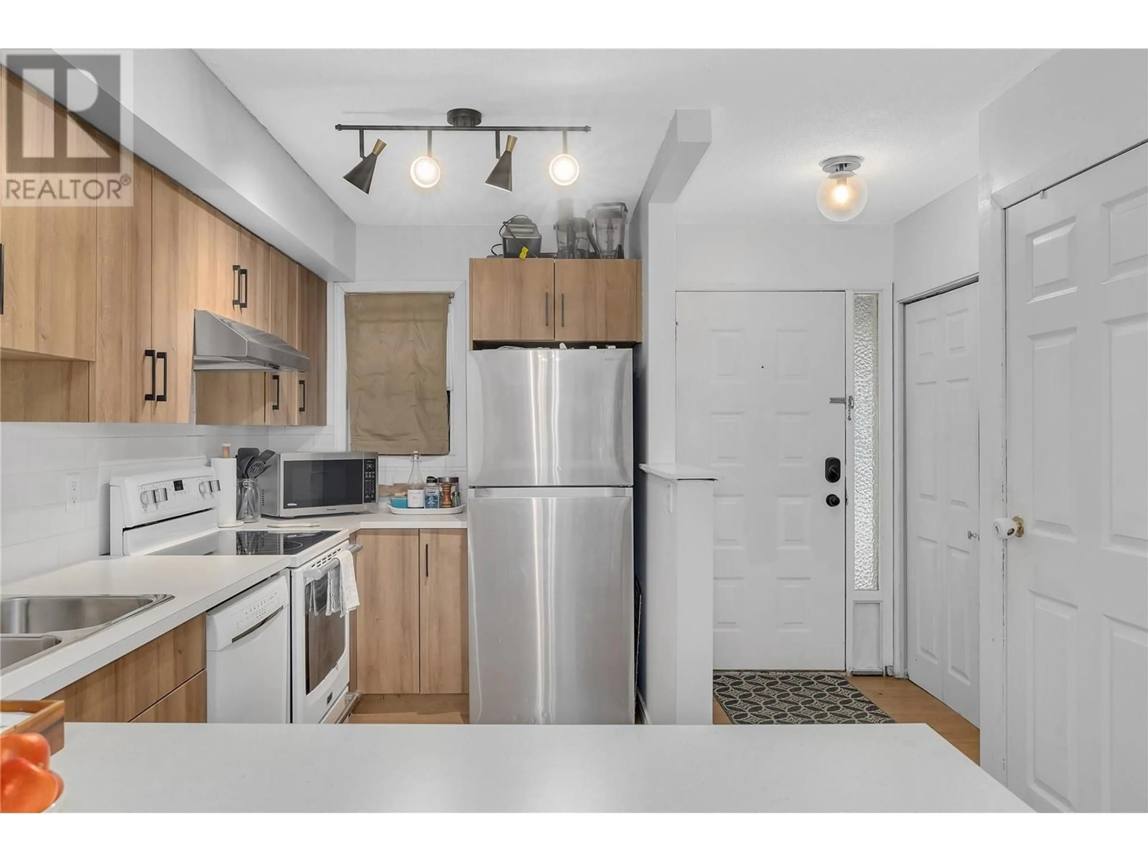 Standard kitchen, unknown for 6 - 500 LESTER ROAD, Kelowna British Columbia V1X6E2