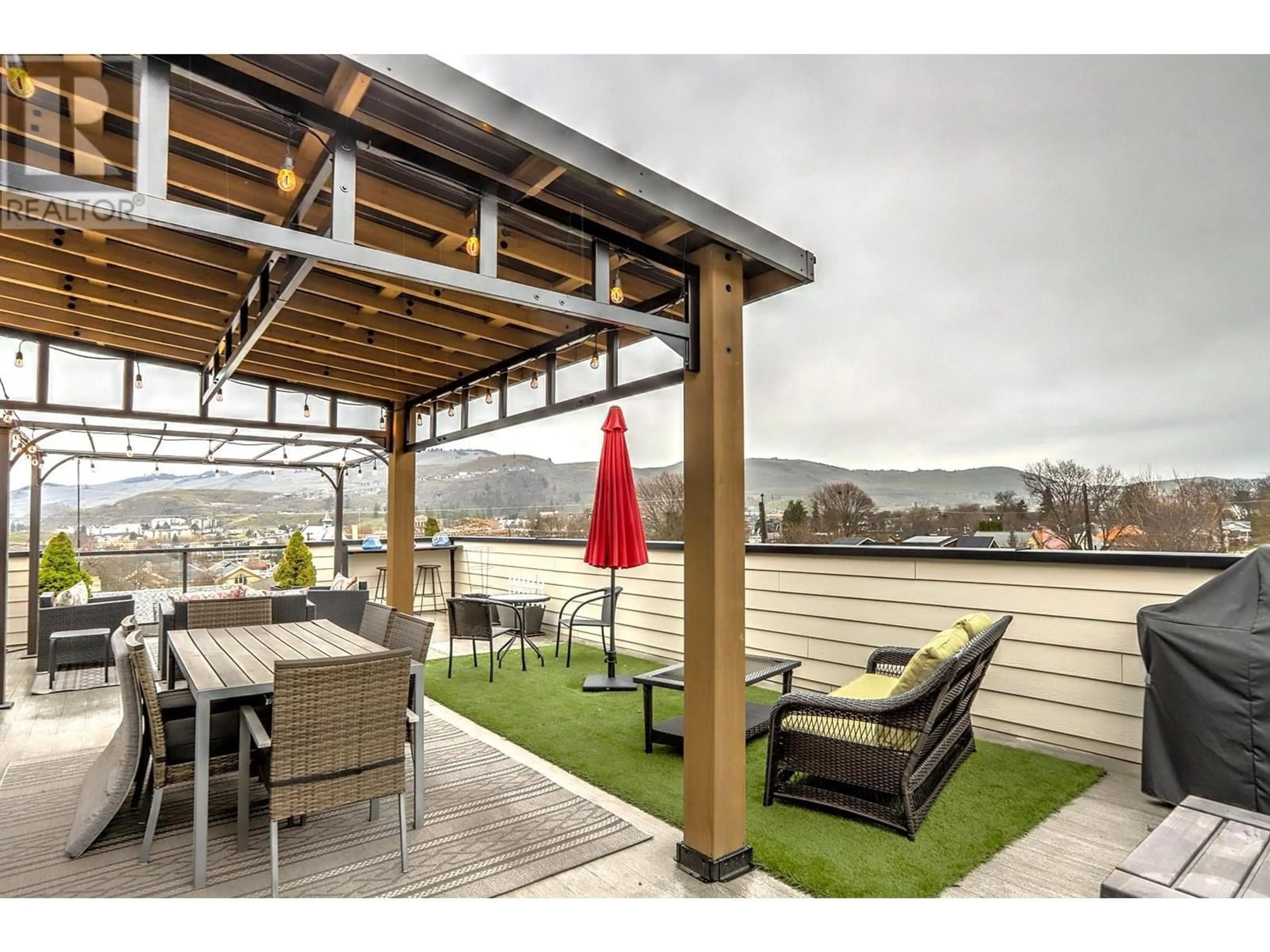 Patio, water/lake/river/ocean view for B - 3203 25 STREET, Vernon British Columbia V1T4R4