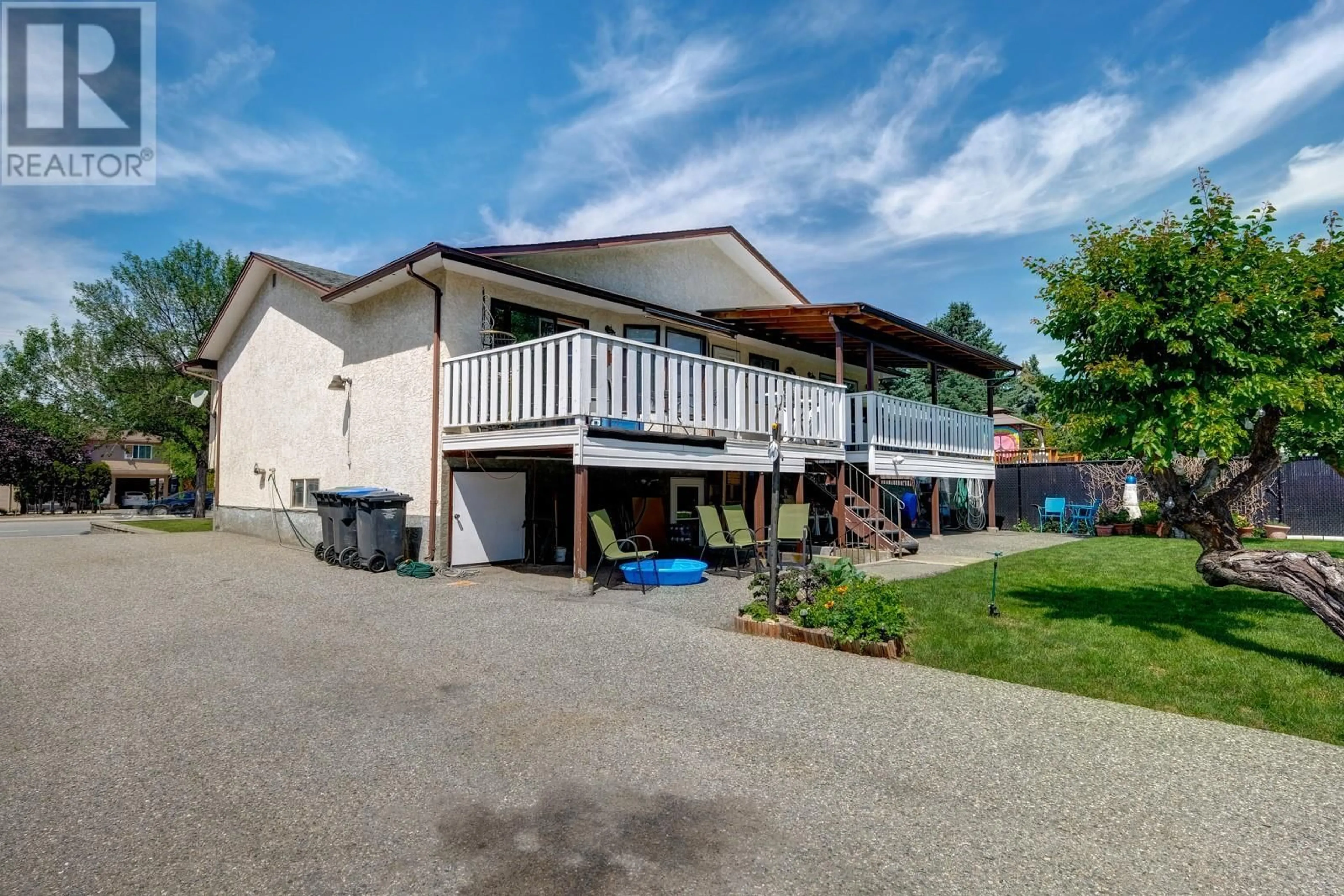 A pic from outside/outdoor area/front of a property/back of a property/a pic from drone, street for 3029 GORDON DRIVE, Kelowna British Columbia V1W3R1
