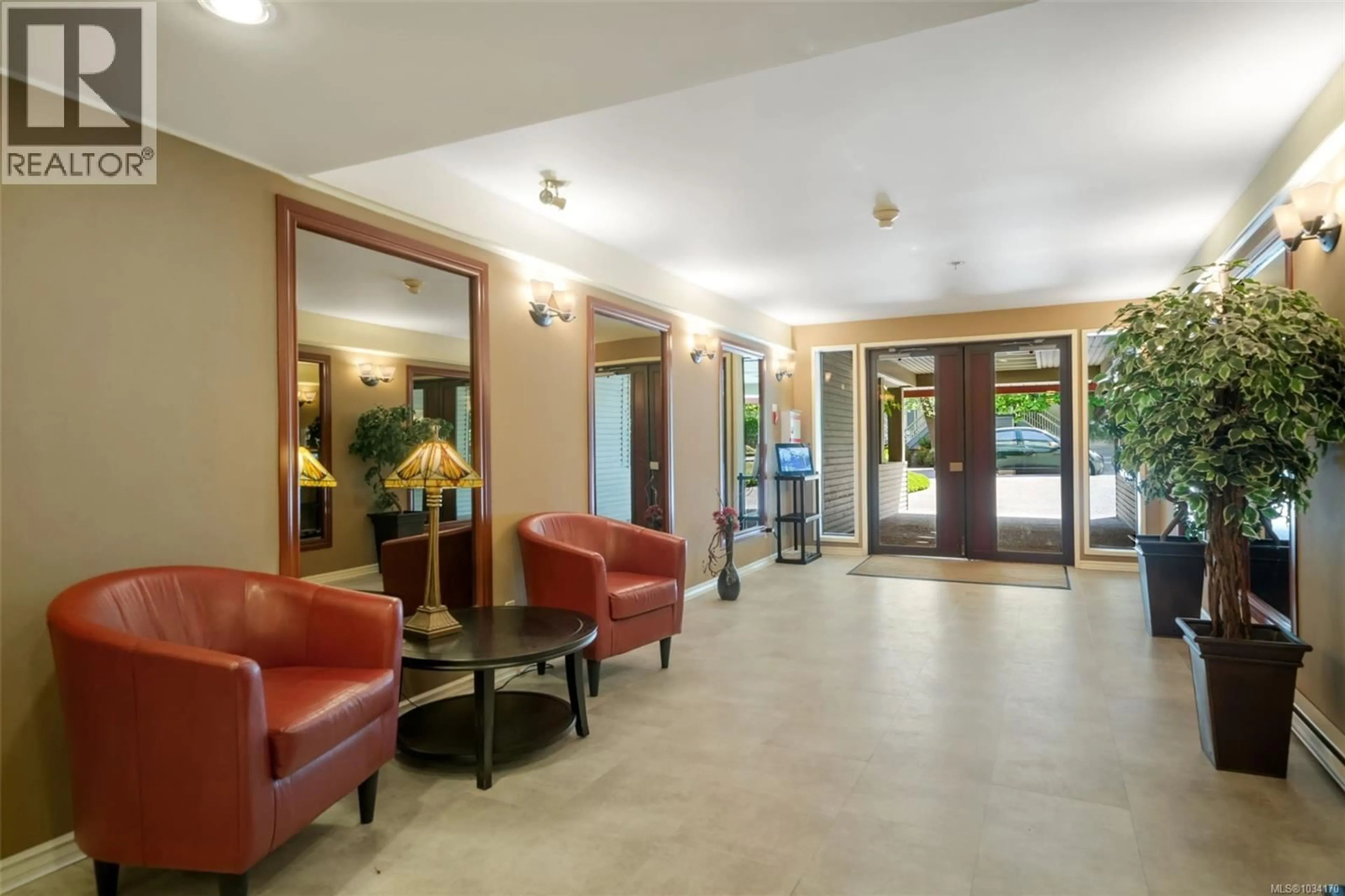 Lobby for 107 - 420 PARRY STREET, Victoria British Columbia V8V2H7