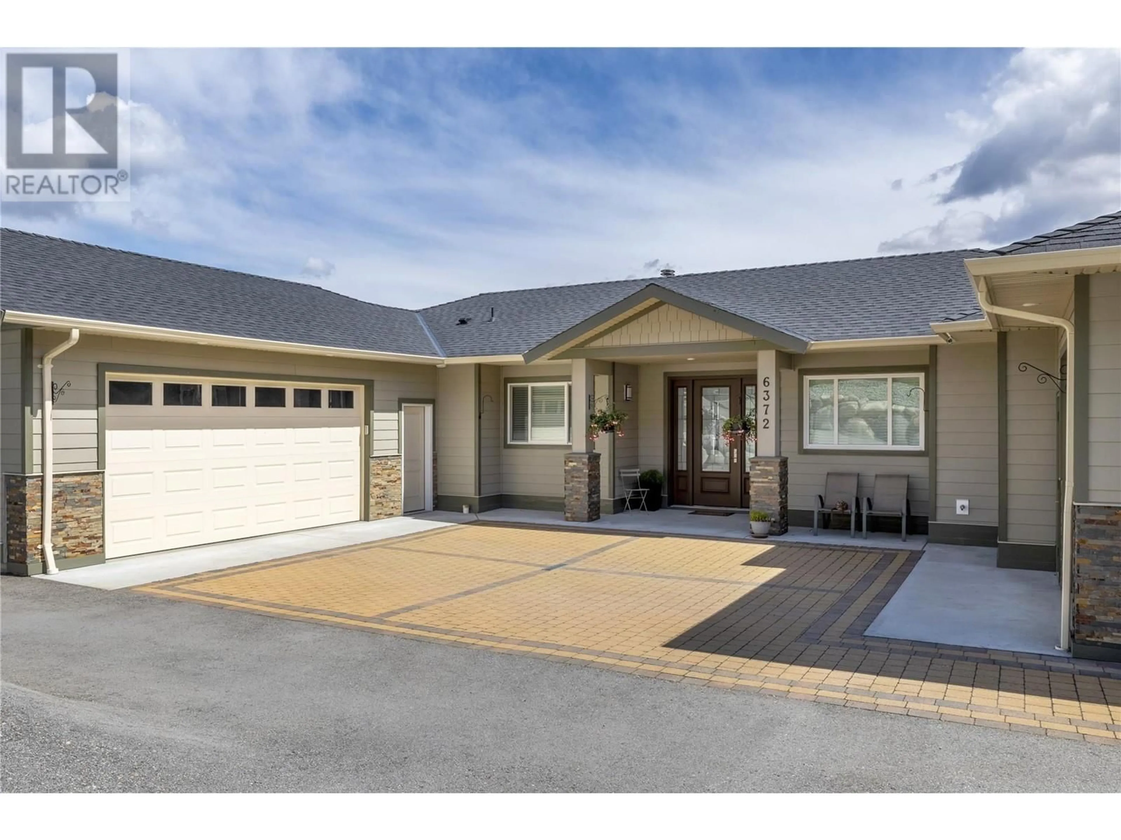 Home with vinyl exterior material, street for 6372 TOPHAM PLACE, Peachland British Columbia V0H1X7