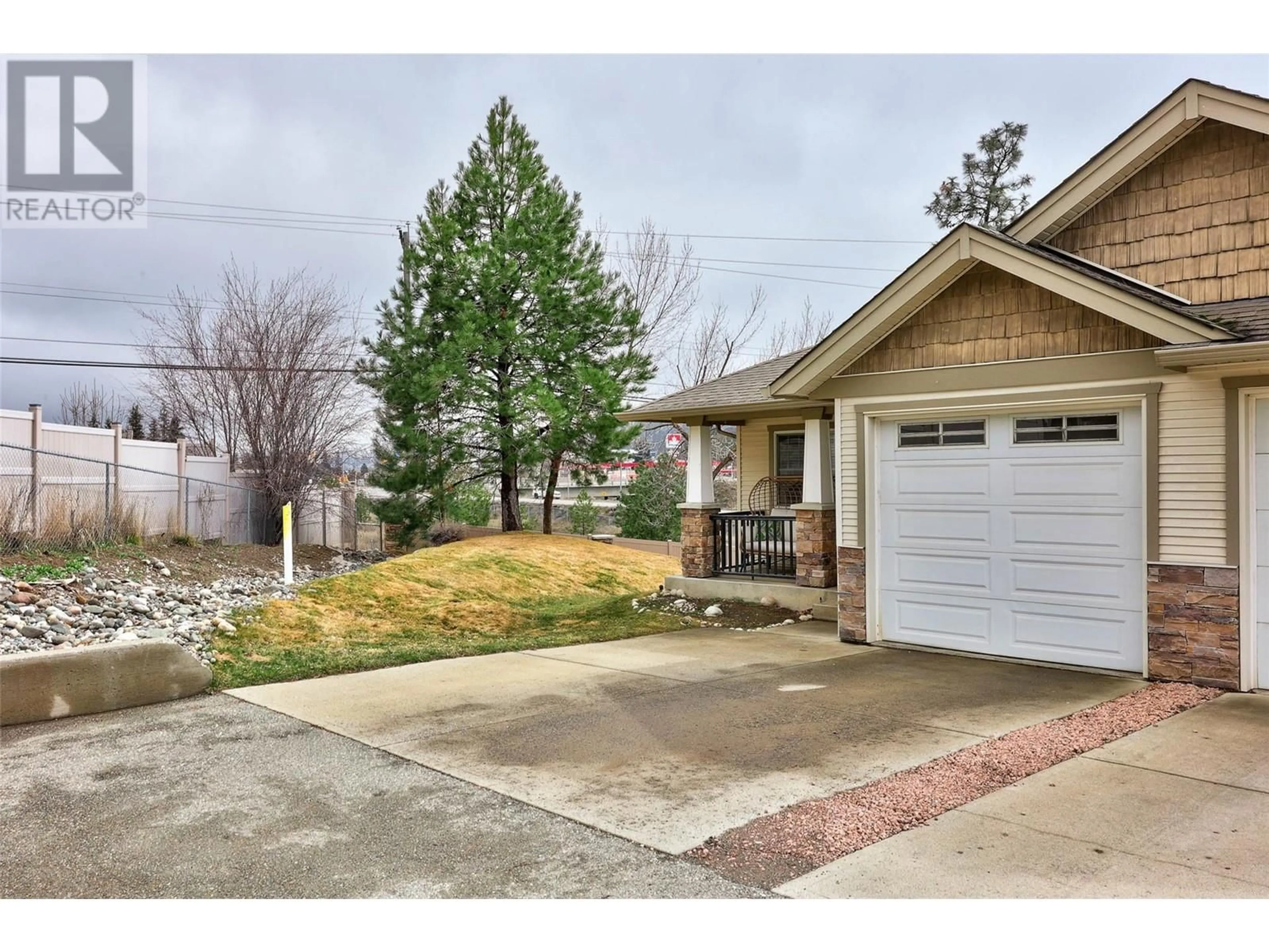 Unknown for 1 - 1940 HILLSIDE DRIVE, Kamloops British Columbia V2E2T3