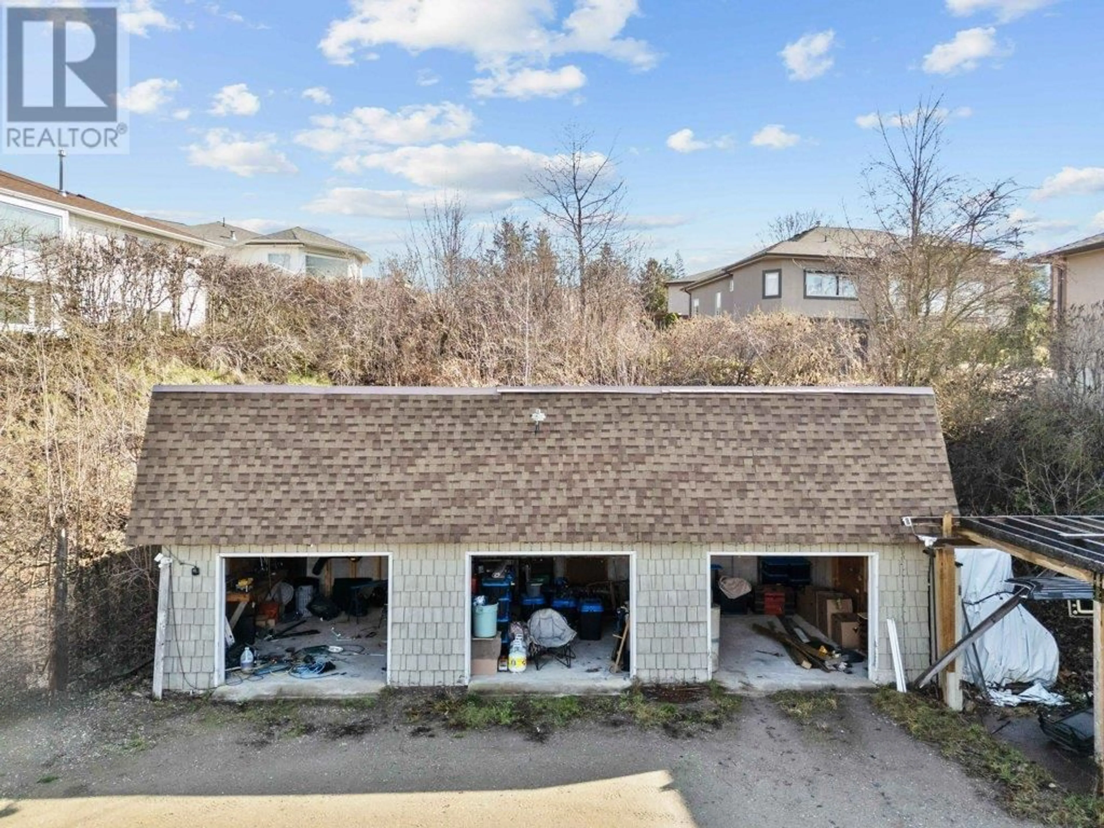 Indoor garage for 1321 10 AVENUE NORTHEAST, Salmon Arm British Columbia V1E2V6