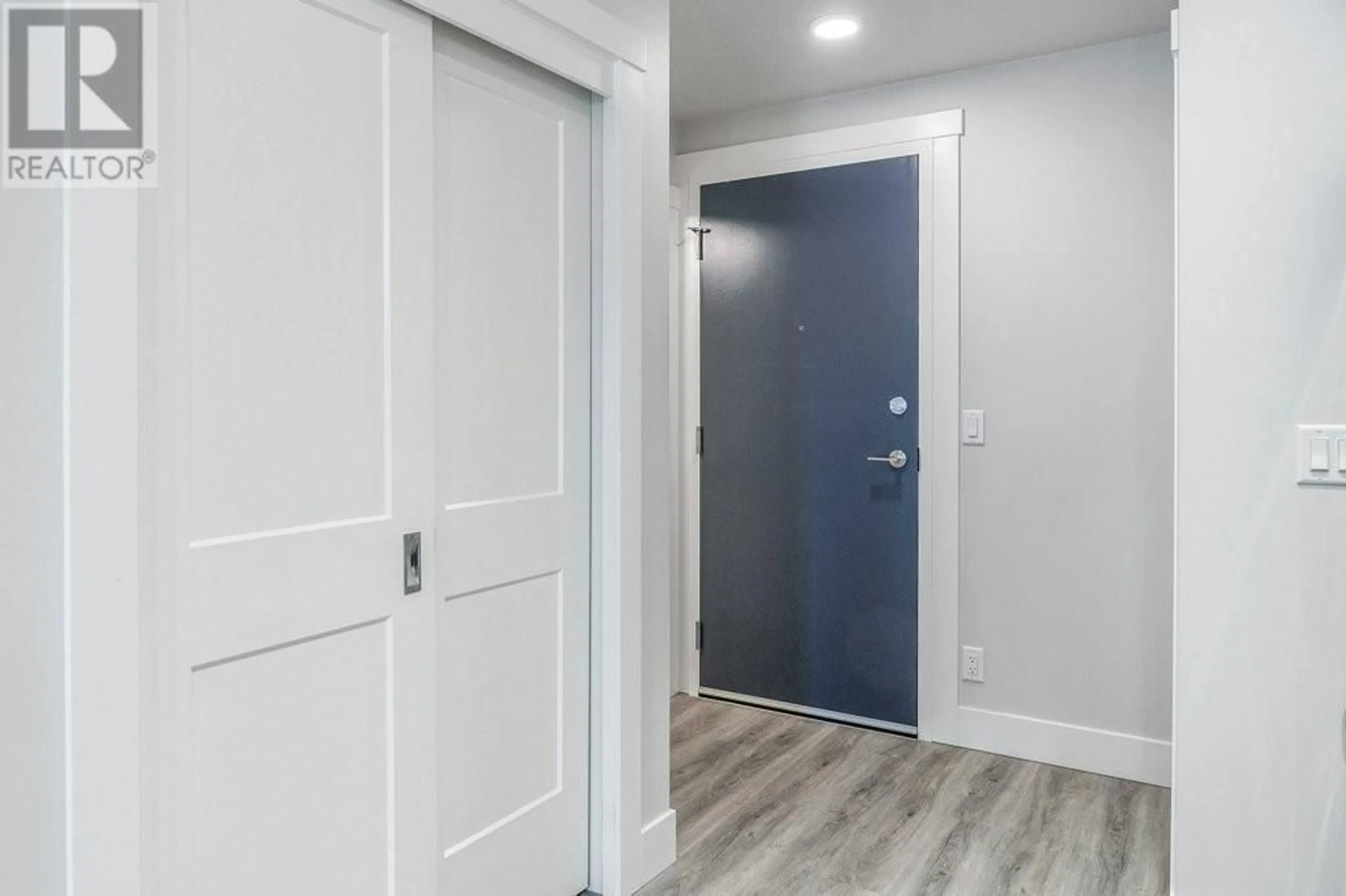 Indoor entryway for 515 - 191 HOLLYWOOD ROAD SOUTH, Kelowna British Columbia V1X0B9
