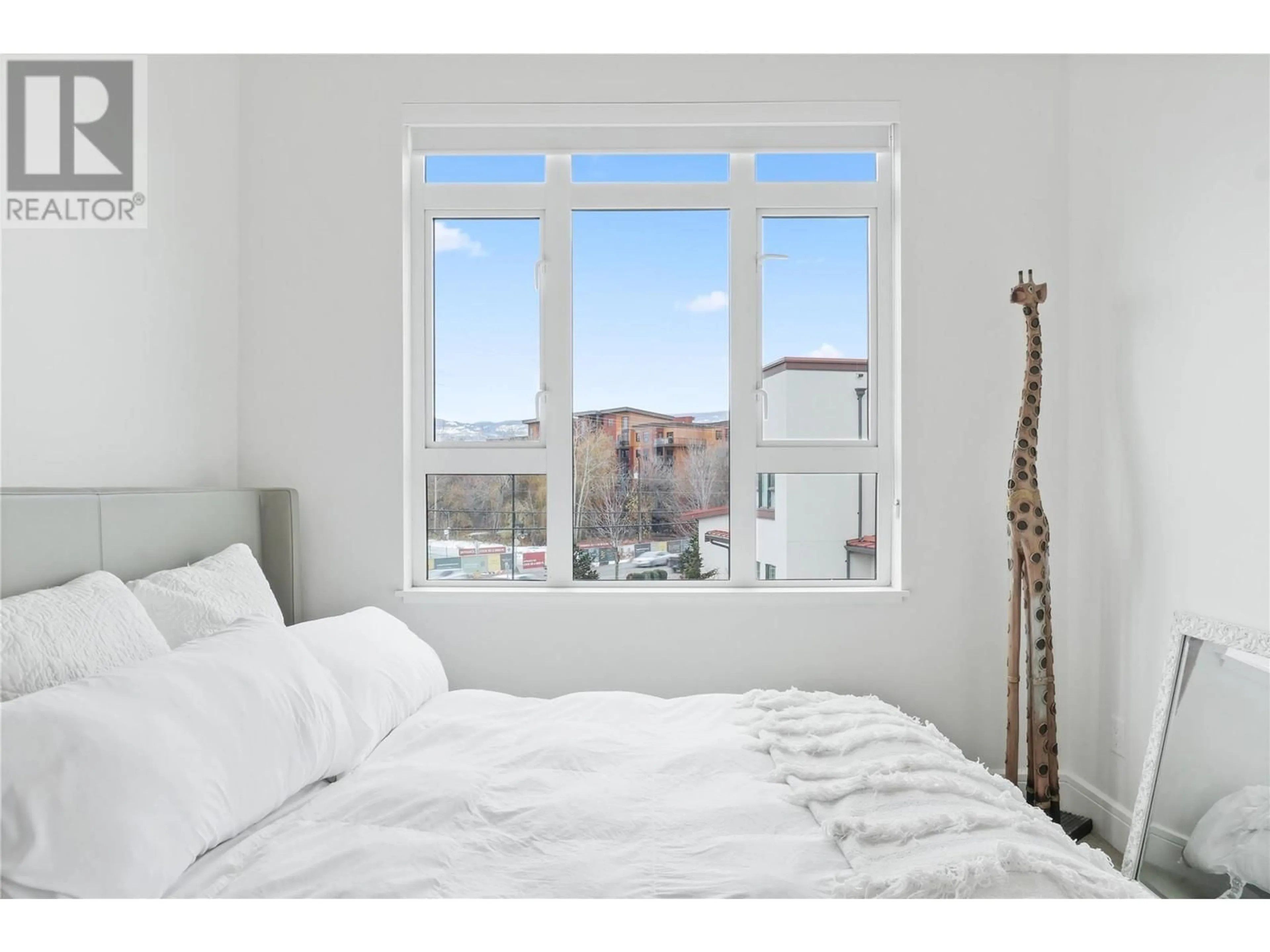 Open concept kitchen, unknown for 13 - 3756 LAKESHORE ROAD, Kelowna British Columbia V1W3L4