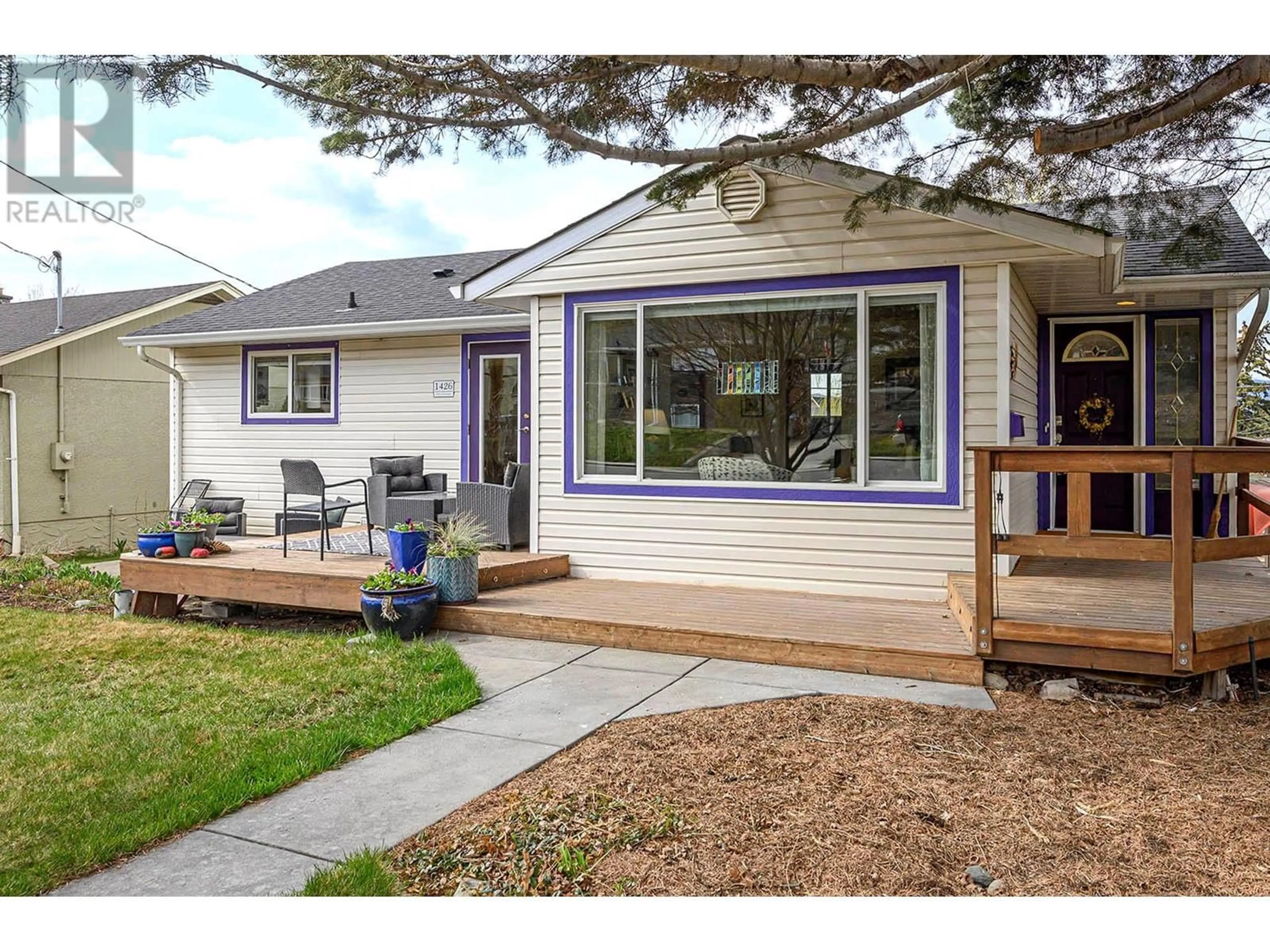 Home with vinyl exterior material, street for 1426 PINE CRESCENT, Kamloops British Columbia V2C2Z3