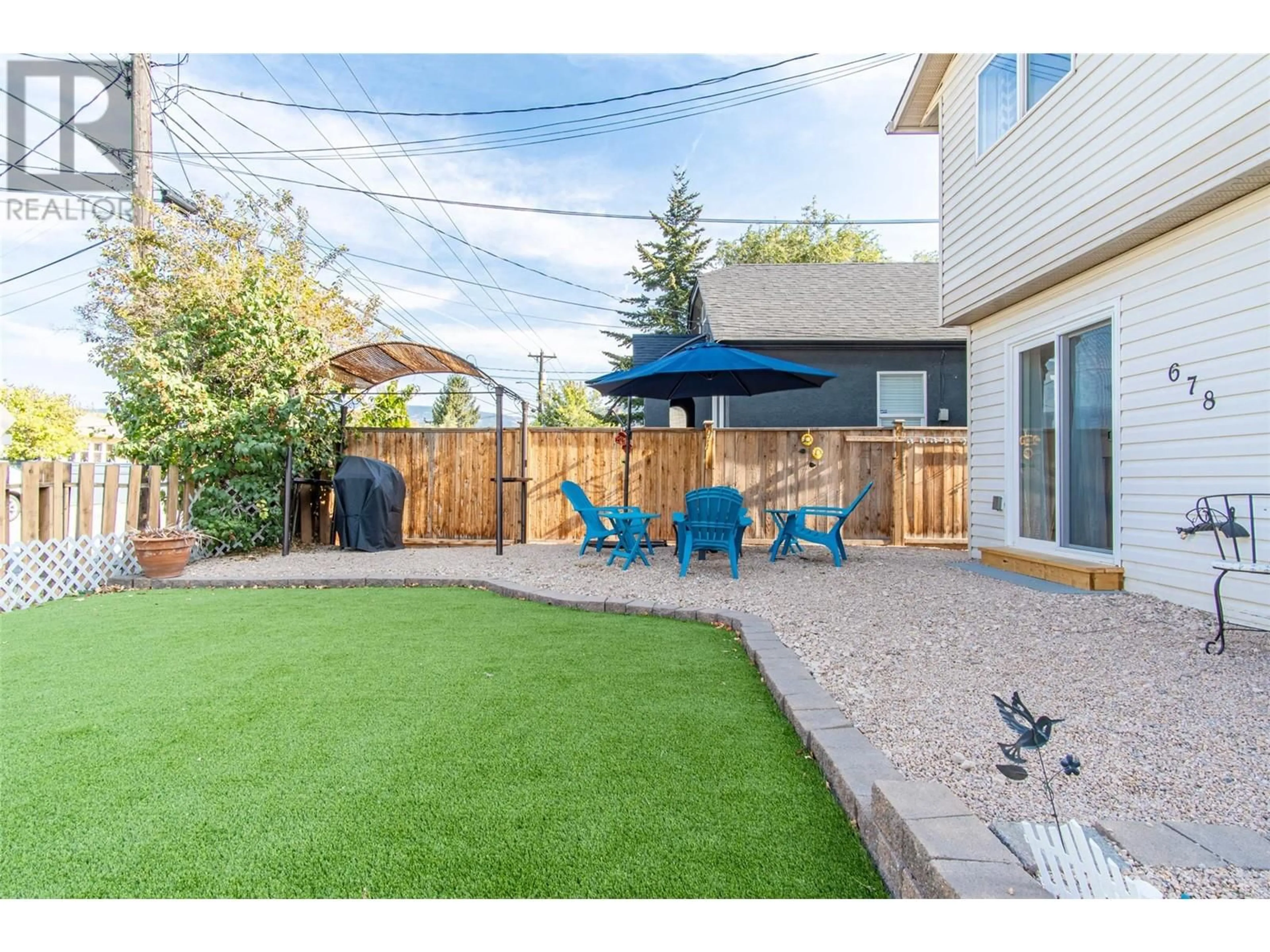 Patio, street for 101 - 678 WADE AVENUE, Penticton British Columbia V2A6X7