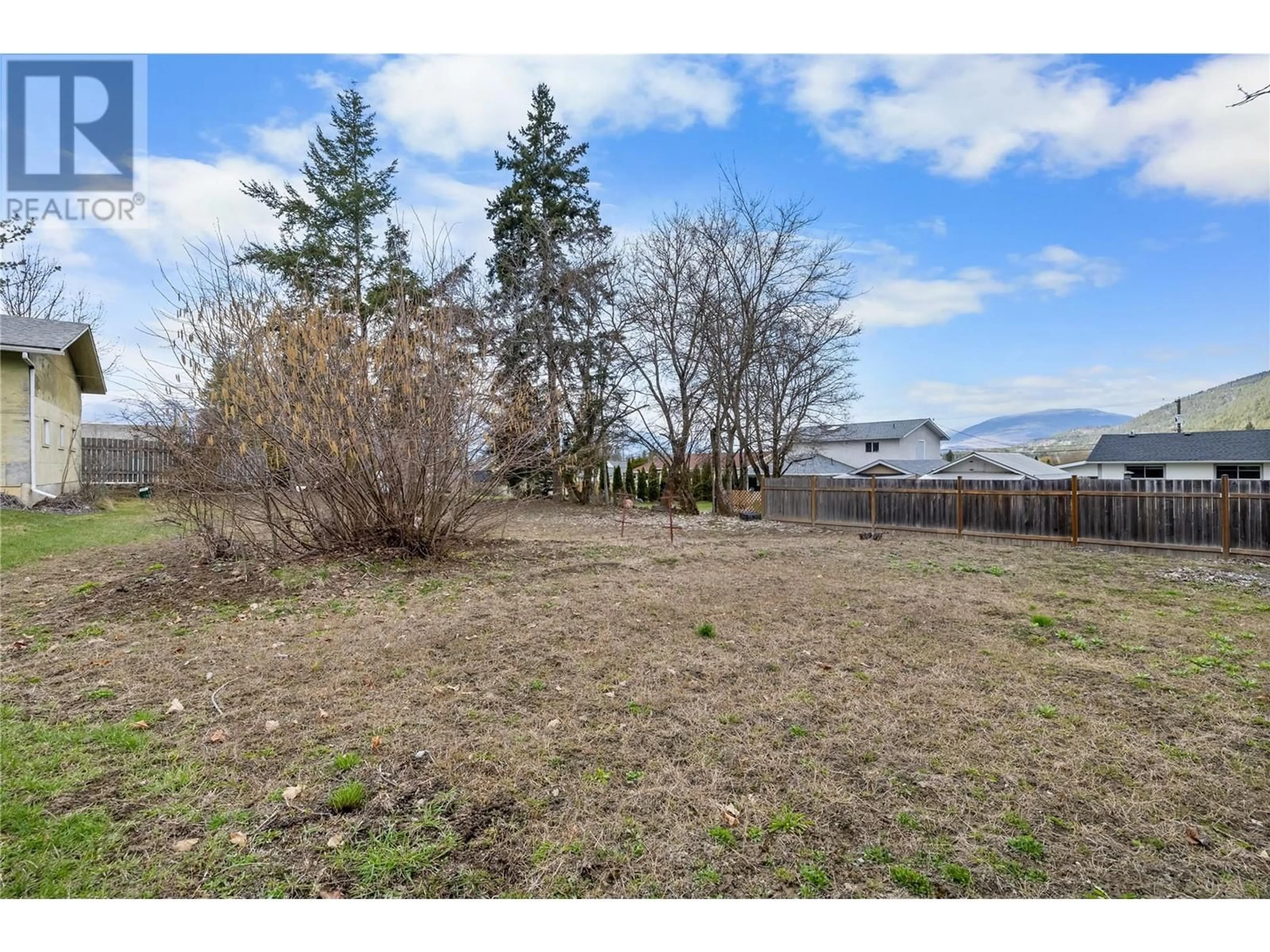 A pic from outside/outdoor area/front of a property/back of a property/a pic from drone, water/lake/river/ocean view for 1031 7TH  N AVENUE, Creston British Columbia V0B1G6