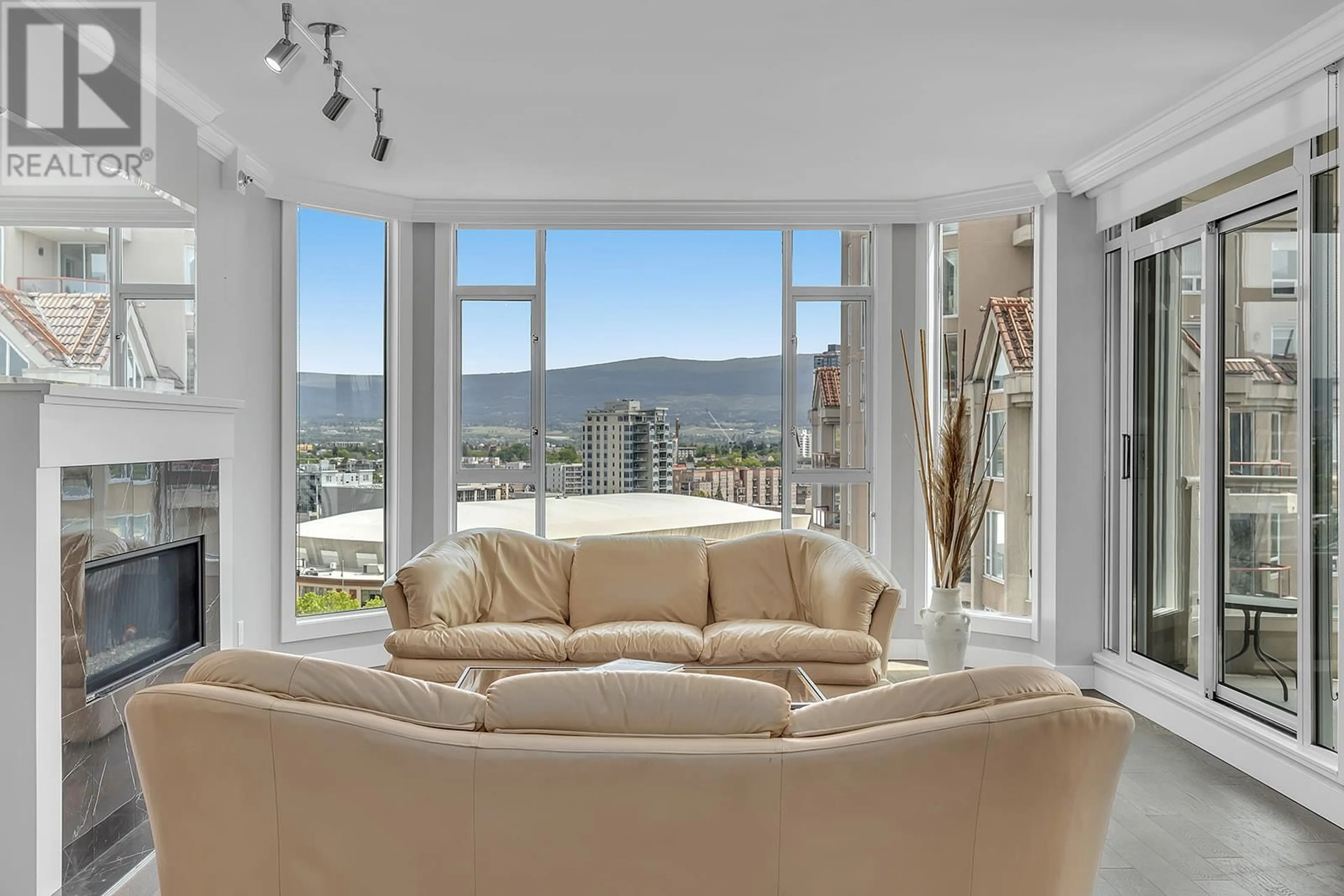 Living room with furniture, unknown for 1201 - 1152 SUNSET DRIVE, Kelowna British Columbia V1Y9R7