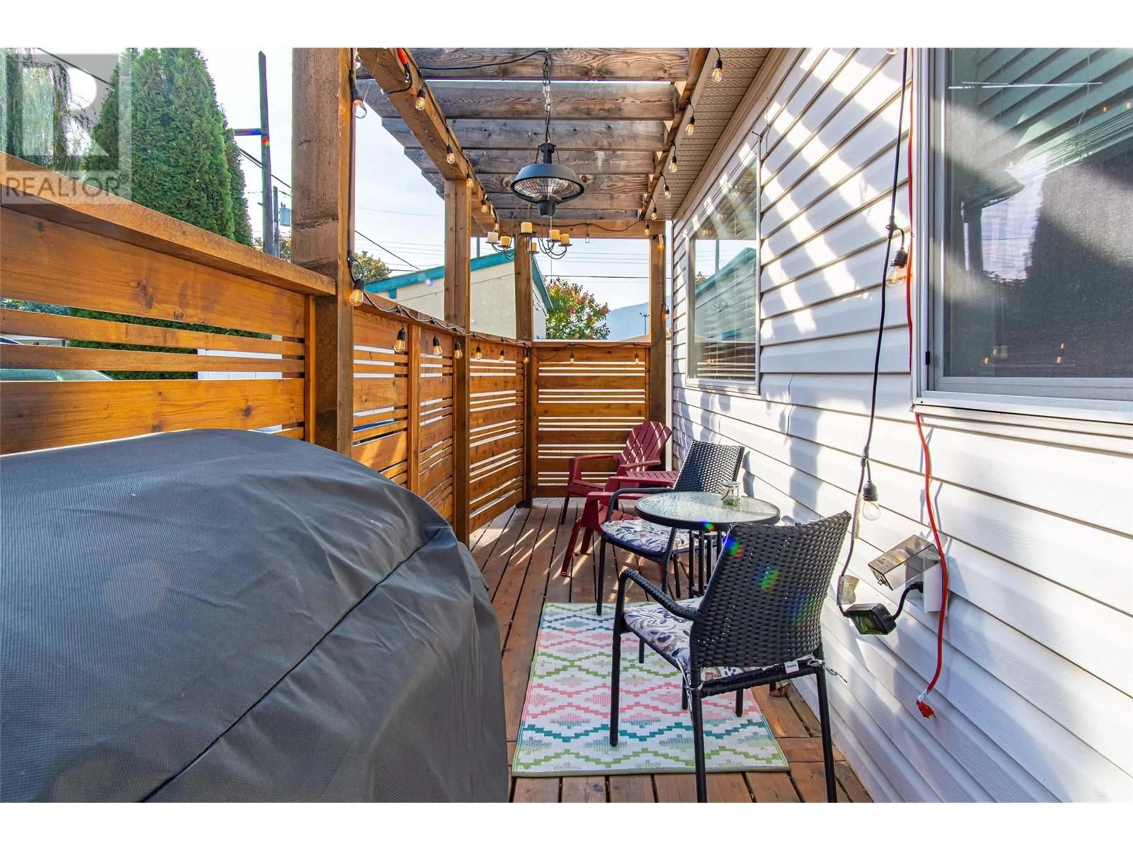 Patio, street for 102 - 678 WADE AVENUE, Penticton British Columbia V2A6X7