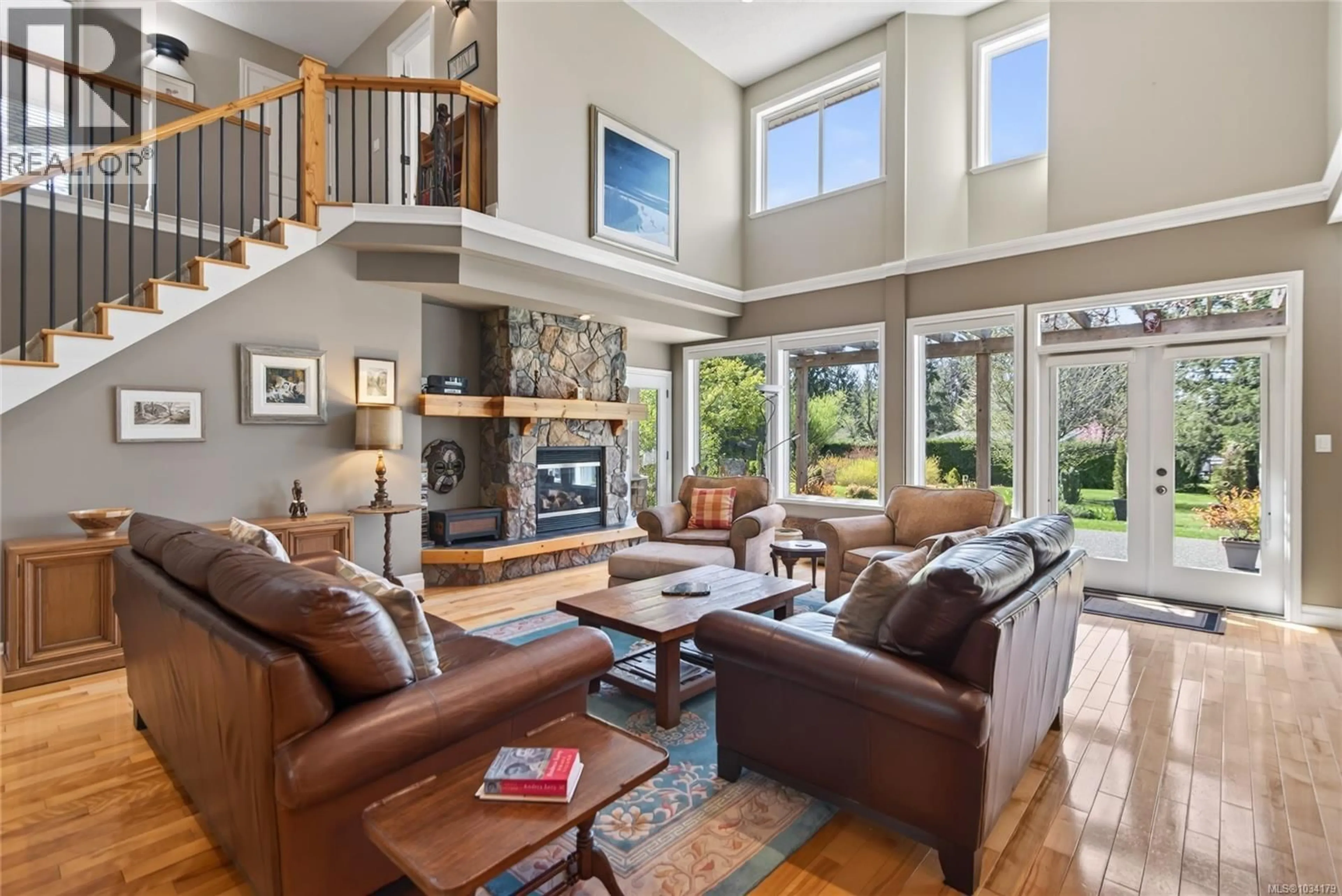 Living room with furniture, unknown for 5113 FREDERICK PLACE, Courtenay British Columbia V9J1S6
