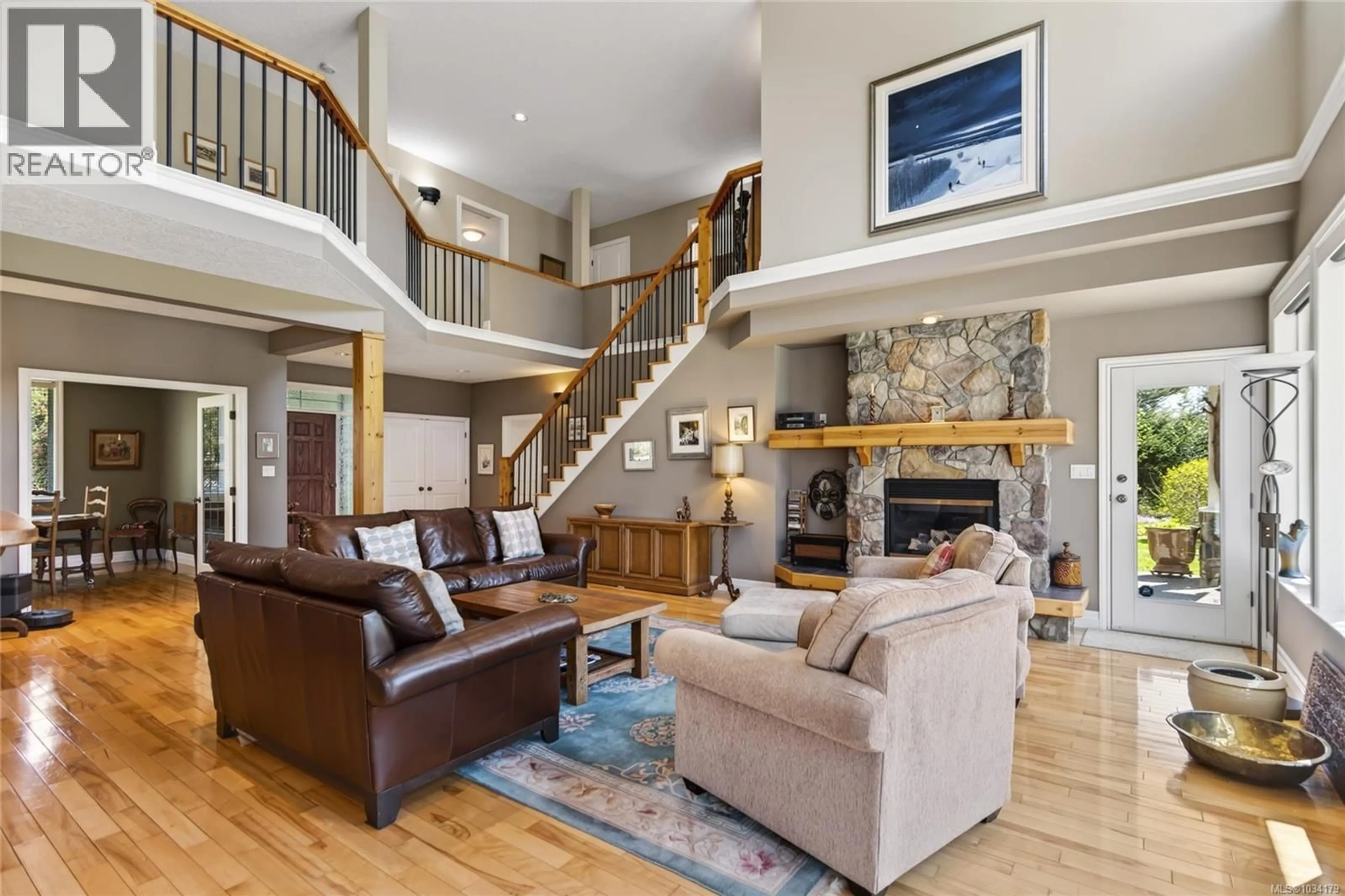 Living room with furniture, unknown for 5113 FREDERICK PLACE, Courtenay British Columbia V9J1S6