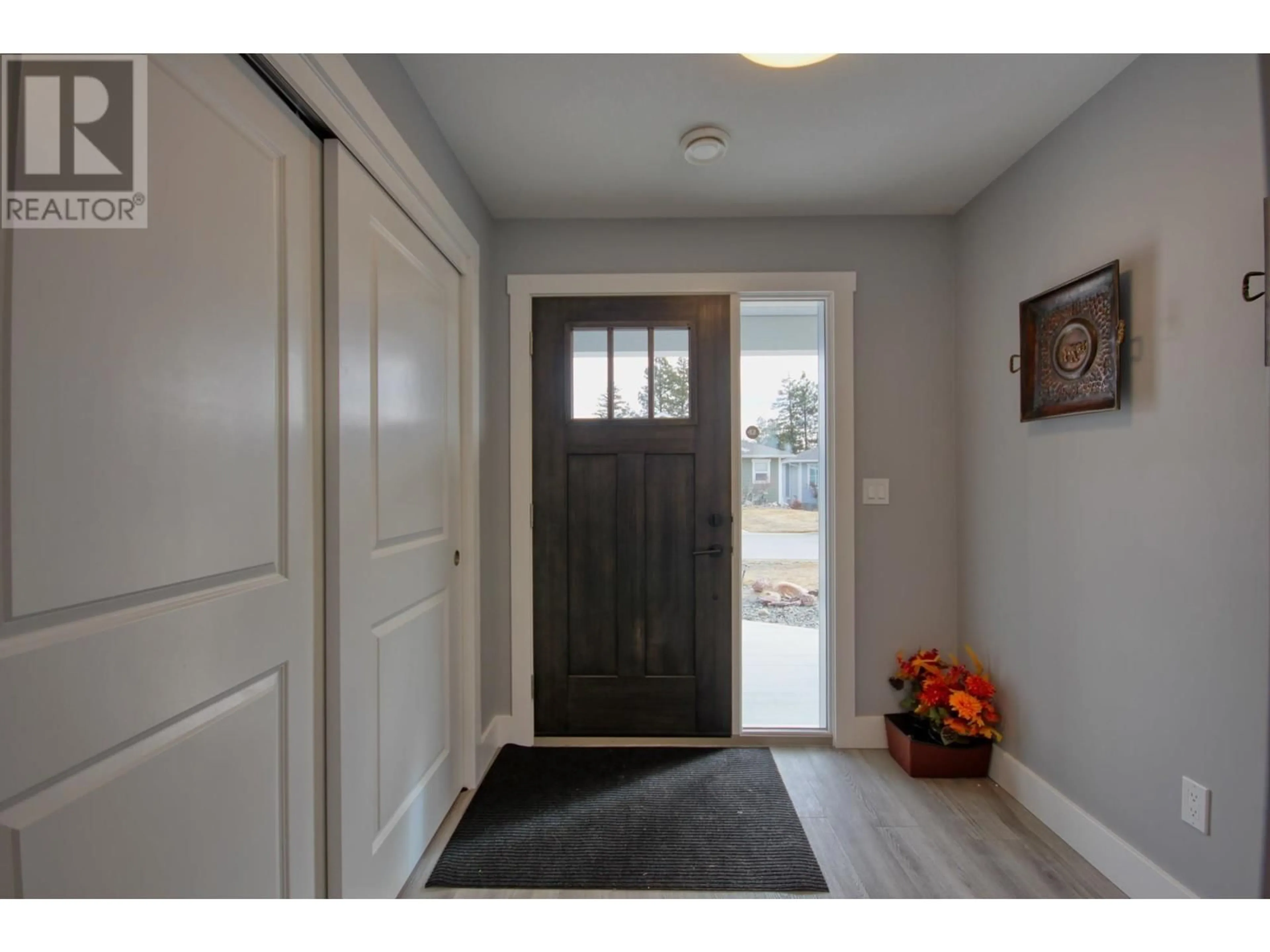 Indoor entryway for 311 LEGACY LOOKOUT OTHER, Cranbrook British Columbia V1C0E4