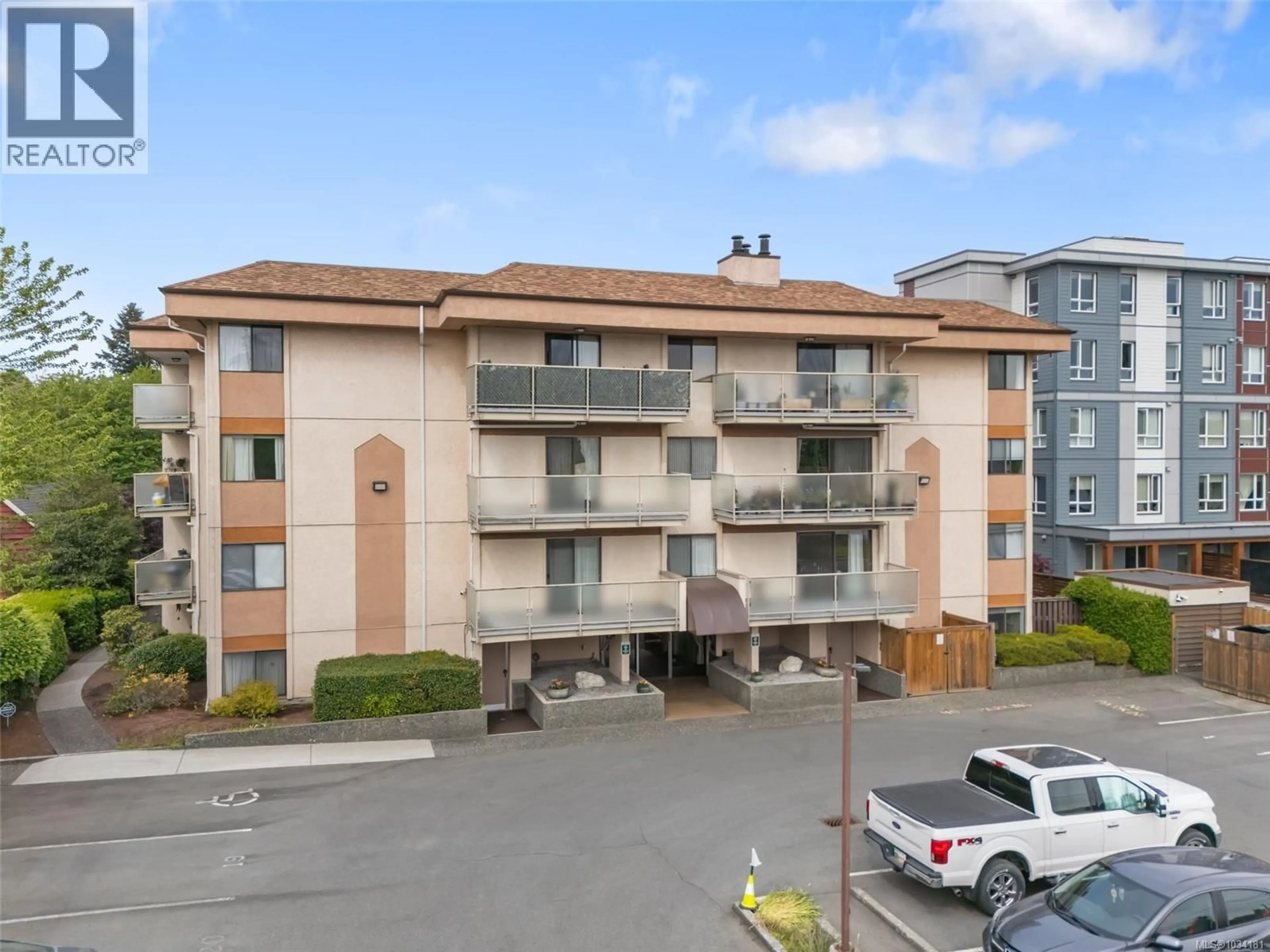 A pic from outside/outdoor area/front of a property/back of a property/a pic from drone, unknown for 106 - 435 FESTUBERT STREET, Duncan British Columbia V9L3T3