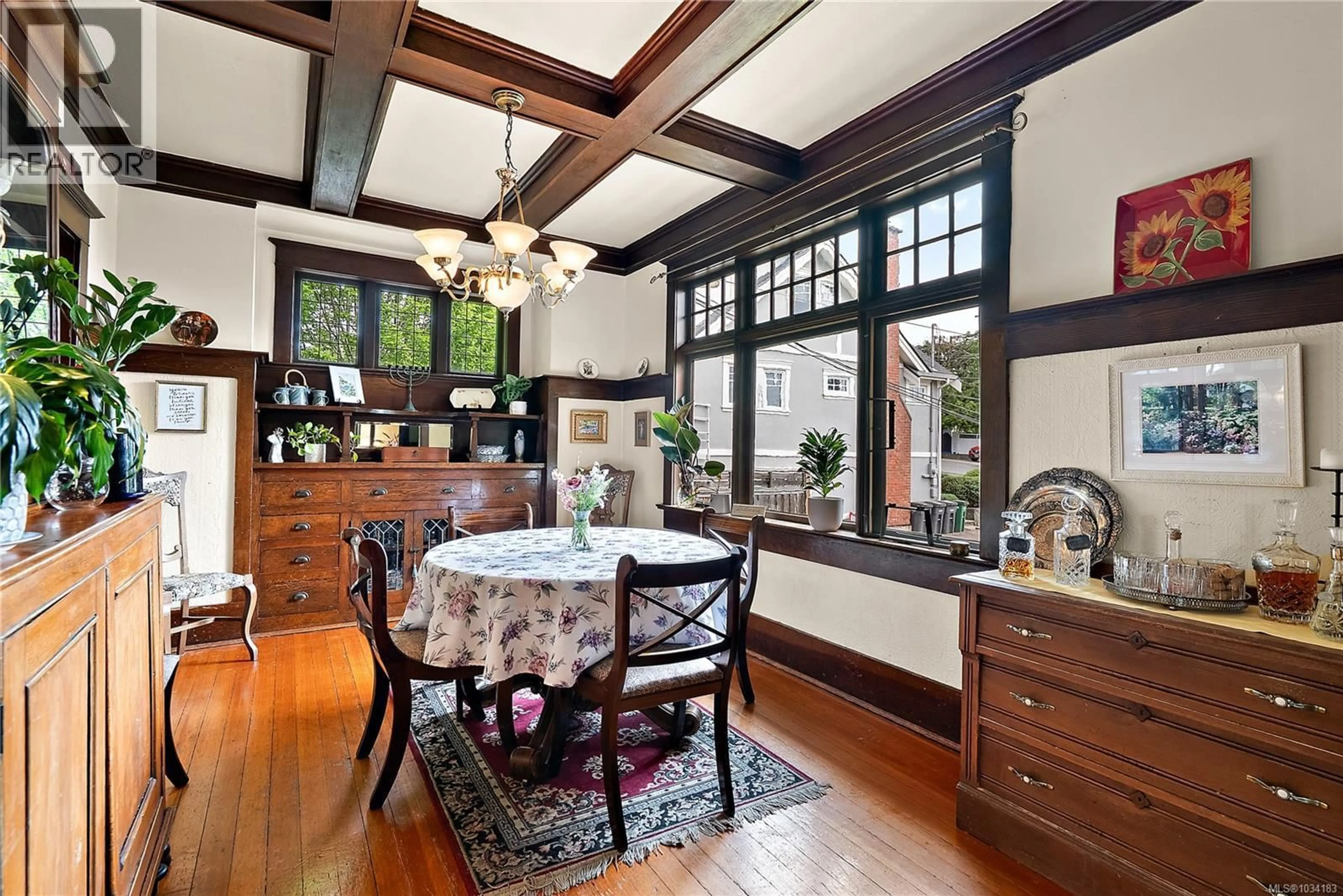 Dining room, ceramic/tile floor for 62 OBED AVENUE, Saanich British Columbia V9A1H9