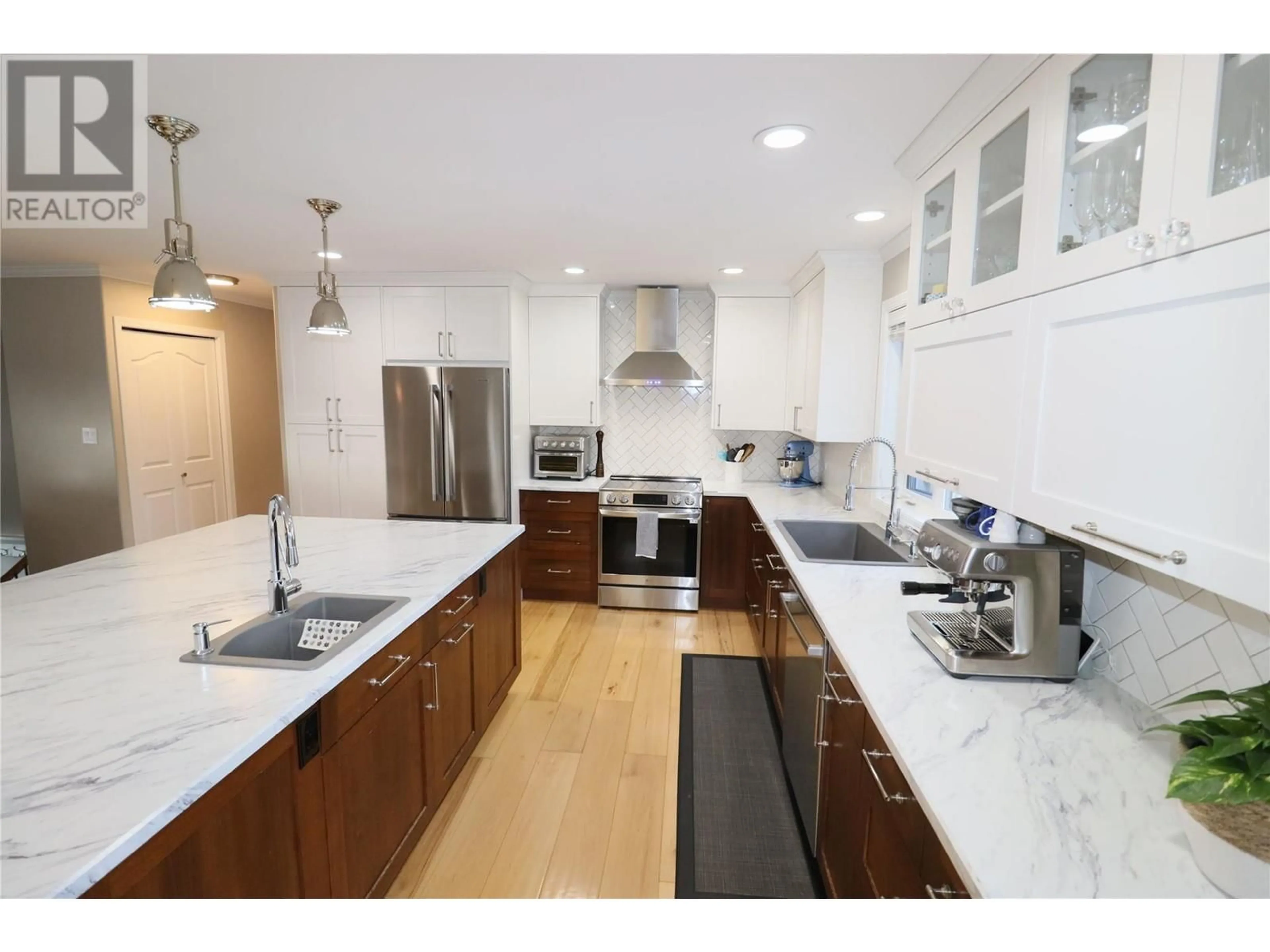 Open concept kitchen, unknown for 2240 SELKIRK PLACE, Grand Forks British Columbia V0H1H0