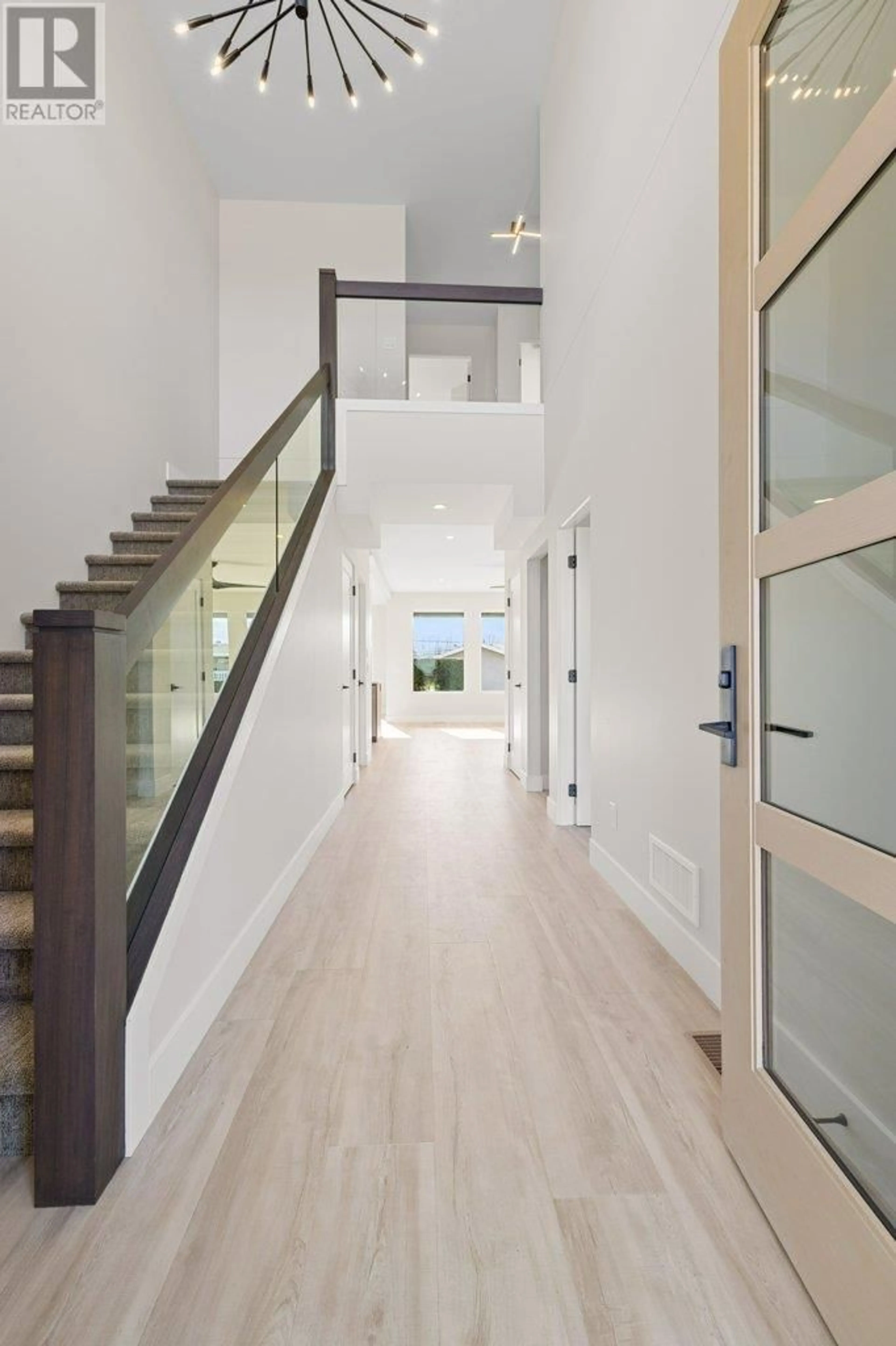 Indoor foyer for 2015 POLO ROAD, Kelowna British Columbia V1W2H5