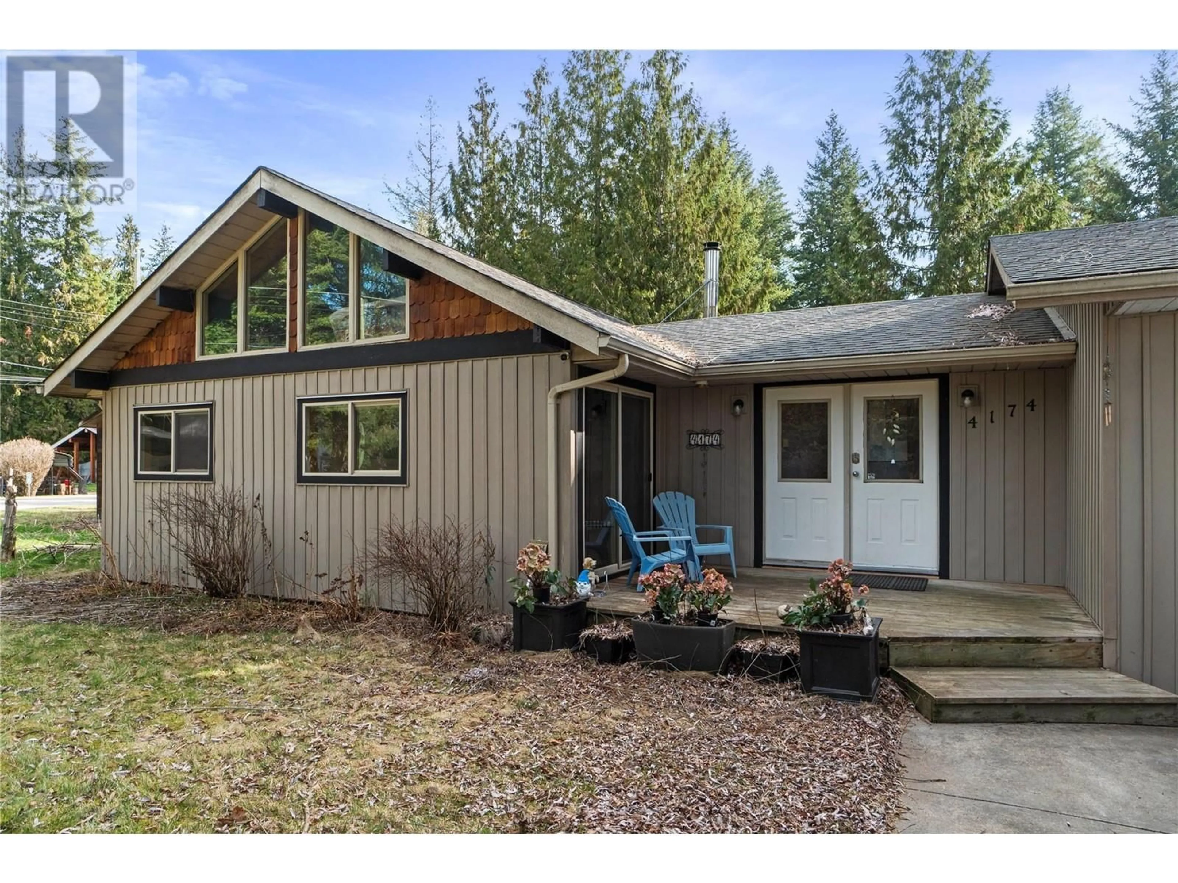 Home with vinyl exterior material, unknown for 4174 ASHE CRESCENT, Scotch Creek British Columbia V0E1M5