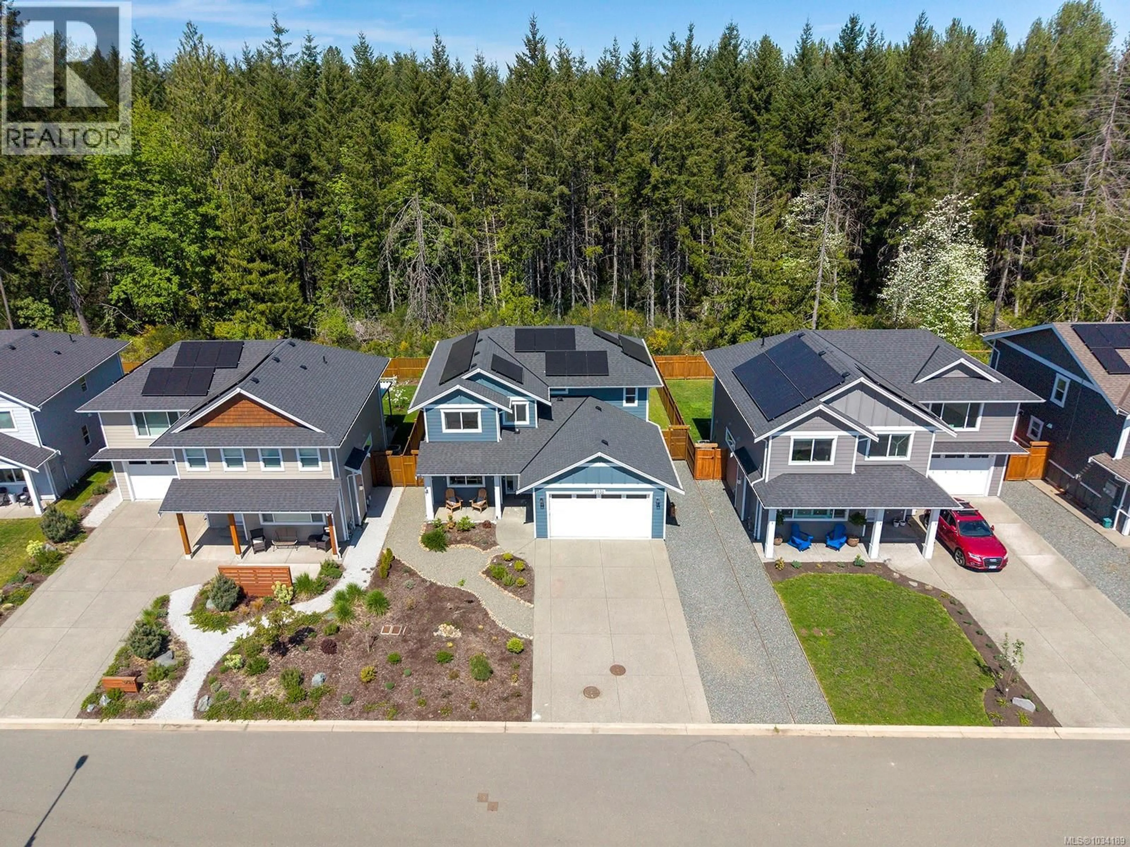 A pic from outside/outdoor area/front of a property/back of a property/a pic from drone, street for 2732 MAPLE STREET, Cumberland British Columbia V0R1S0