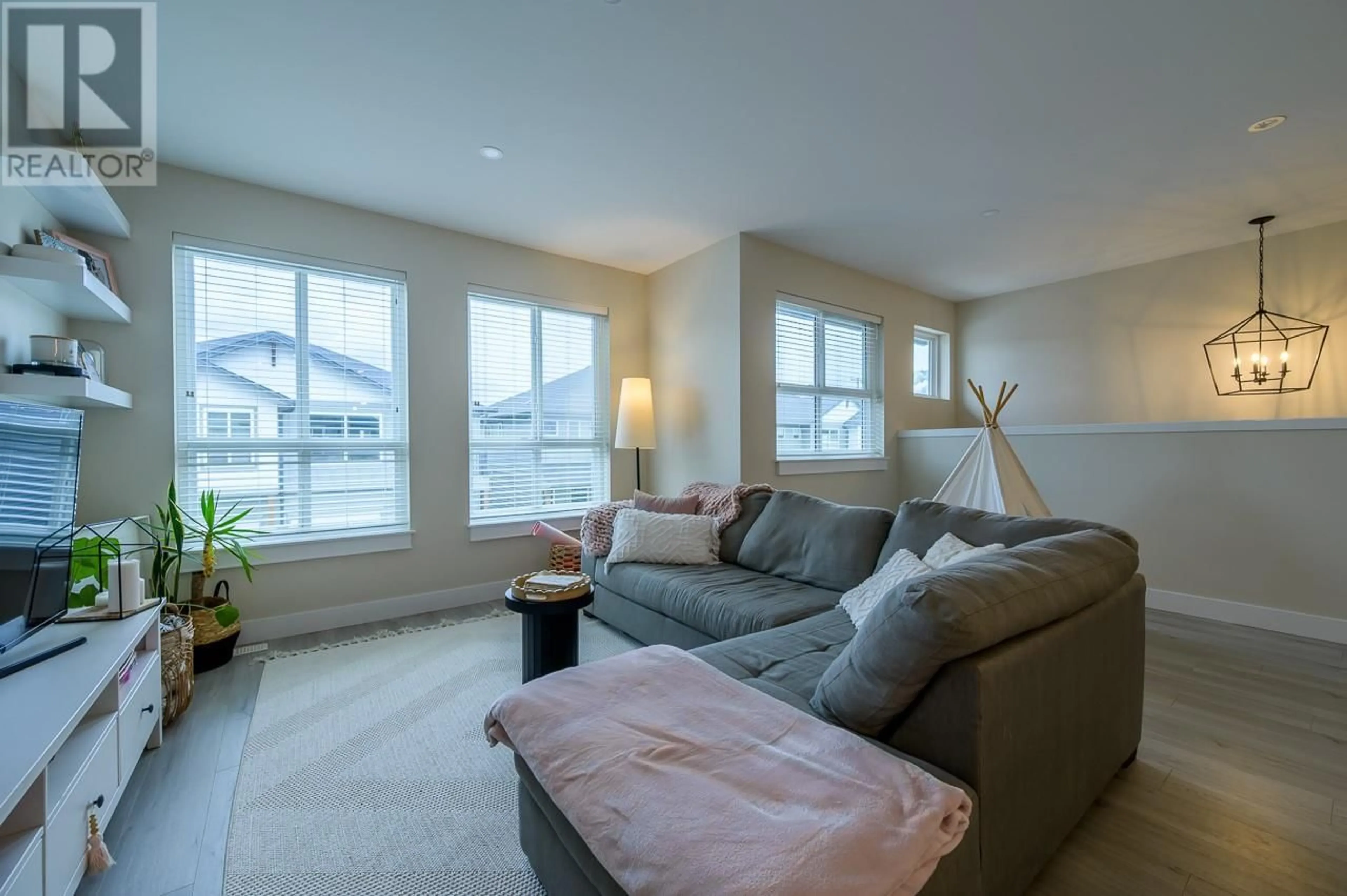 Living room with furniture, unknown for 105 - 2648 TRANQUILLE ROAD, Kamloops British Columbia V2B0J4