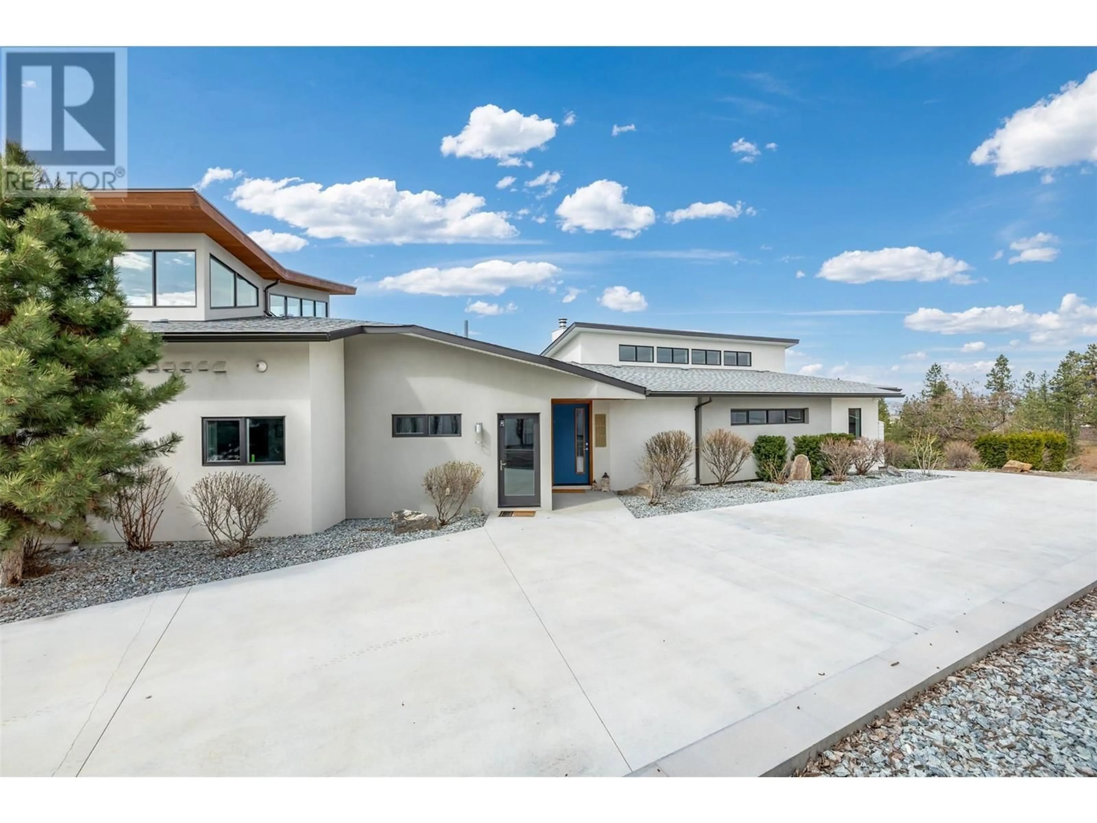 Unknown for 3977/3979 HART ROAD, Kelowna British Columbia V1W4E5