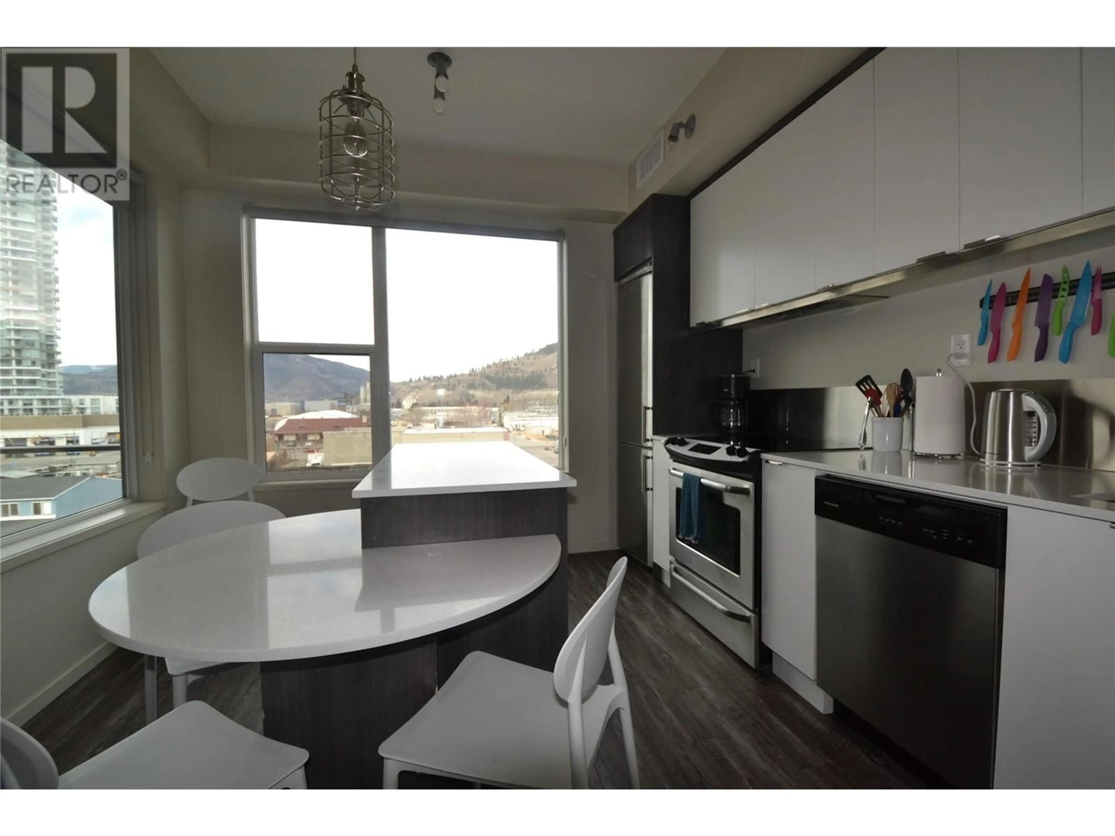 Standard kitchen, wood/laminate floor for 505 - 1290 ST. PAUL STREET, Kelowna British Columbia V1Y2C9