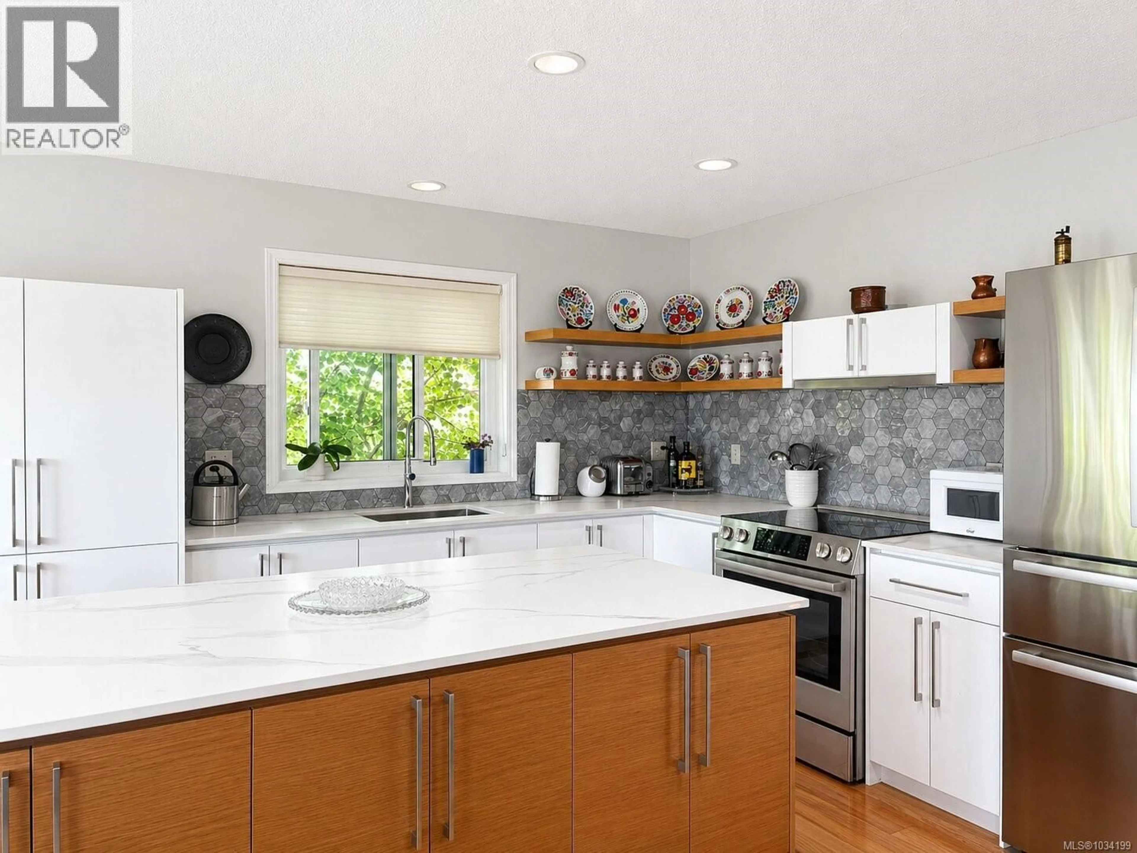 Contemporary kitchen, ceramic/tile floor for 6058 CHRISTOPHER ROAD, Nanaimo British Columbia V9V1C4